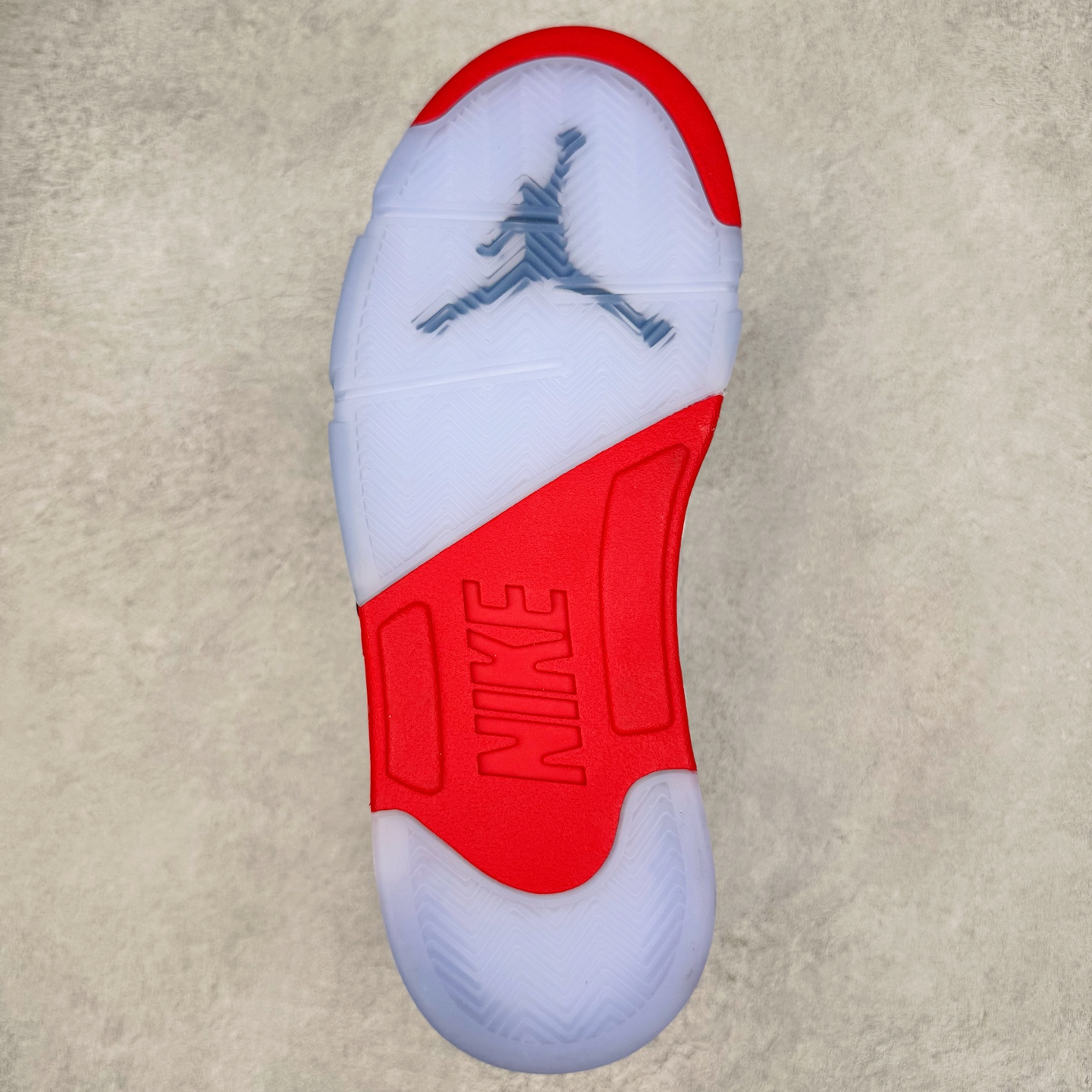 图片[9]-＃KZ纯原 Air Jordan AJ5 OG 火焰红 HQ7978-101 原厂全套原楦原纸板磨具开发 原厂皮料加持 原厂港宝加持定型后跟R度完美 同源原厂电绣 飞人针数密度立体效果一致 原厂拉帮手法 原厂配置纸衬高频鞋盒 原厂指令配双鞋带 原厂TPU网格鞋带扣 超高鞋面清洁度 最高QC检验标准 控制溢胶瑕疵 到手可放心比对发售原鞋 上脚百分百充正驾驭 尺码：40 40.5 41 42 42.5 43 44 44.5 45 46 47.5 48.5-选品中心