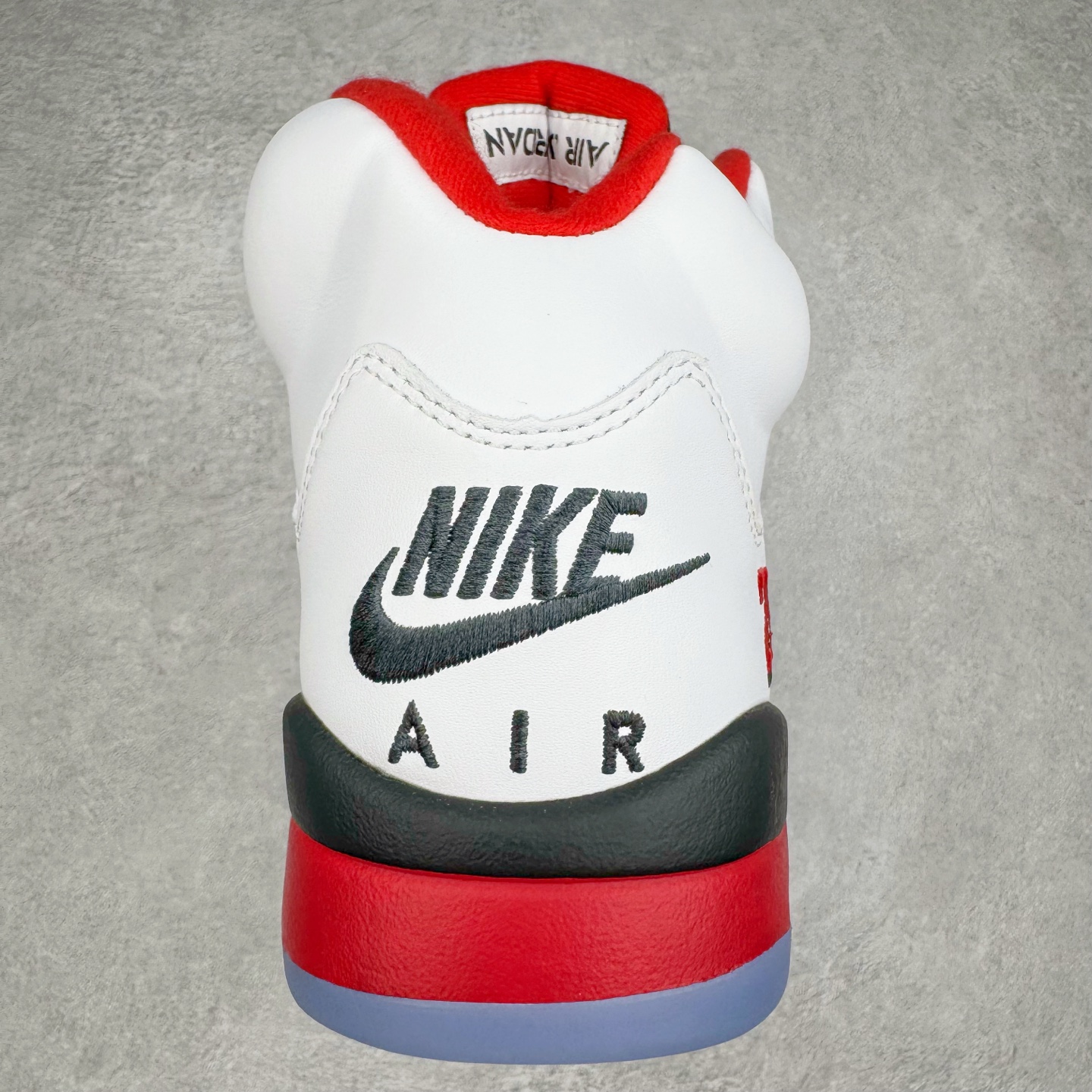 图片[8]-＃KZ纯原 Air Jordan AJ5 OG 火焰红 HQ7978-101 原厂全套原楦原纸板磨具开发 原厂皮料加持 原厂港宝加持定型后跟R度完美 同源原厂电绣 飞人针数密度立体效果一致 原厂拉帮手法 原厂配置纸衬高频鞋盒 原厂指令配双鞋带 原厂TPU网格鞋带扣 超高鞋面清洁度 最高QC检验标准 控制溢胶瑕疵 到手可放心比对发售原鞋 上脚百分百充正驾驭 尺码：40 40.5 41 42 42.5 43 44 44.5 45 46 47.5 48.5-选品中心