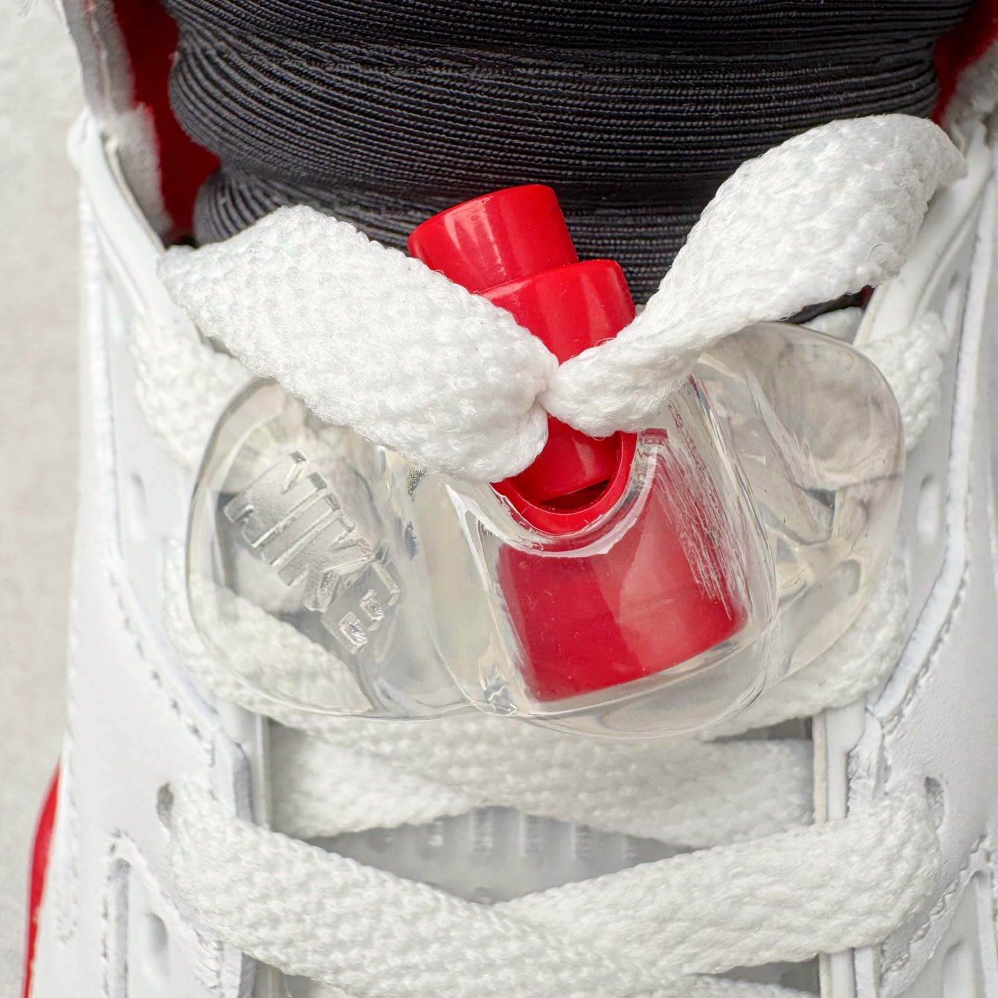 图片[19]-＃KZ纯原 Air Jordan AJ5 OG 火焰红 HQ7978-101 原厂全套原楦原纸板磨具开发 原厂皮料加持 原厂港宝加持定型后跟R度完美 同源原厂电绣 飞人针数密度立体效果一致 原厂拉帮手法 原厂配置纸衬高频鞋盒 原厂指令配双鞋带 原厂TPU网格鞋带扣 超高鞋面清洁度 最高QC检验标准 控制溢胶瑕疵 到手可放心比对发售原鞋 上脚百分百充正驾驭 尺码：40 40.5 41 42 42.5 43 44 44.5 45 46 47.5 48.5-选品中心