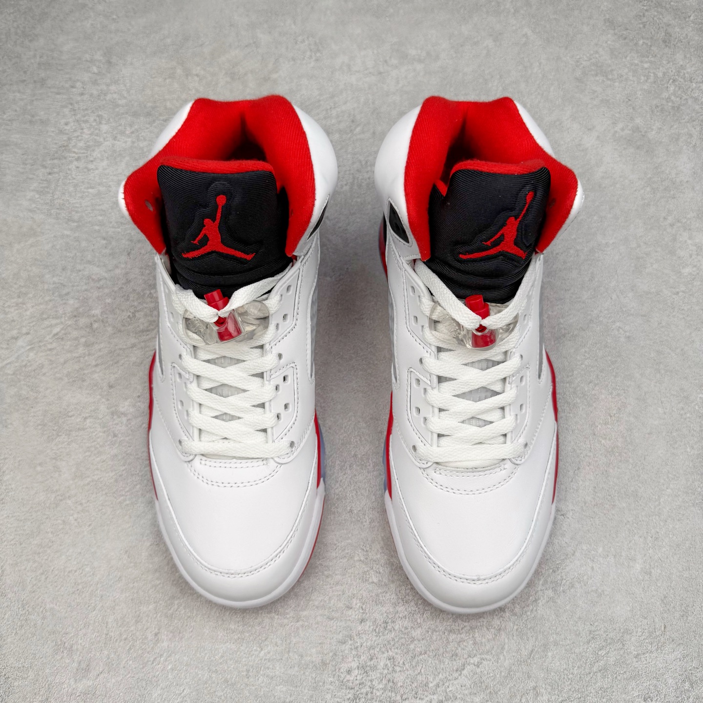 图片[2]-＃KZ纯原 Air Jordan AJ5 OG 火焰红 HQ7978-101 原厂全套原楦原纸板磨具开发 原厂皮料加持 原厂港宝加持定型后跟R度完美 同源原厂电绣 飞人针数密度立体效果一致 原厂拉帮手法 原厂配置纸衬高频鞋盒 原厂指令配双鞋带 原厂TPU网格鞋带扣 超高鞋面清洁度 最高QC检验标准 控制溢胶瑕疵 到手可放心比对发售原鞋 上脚百分百充正驾驭 尺码：40 40.5 41 42 42.5 43 44 44.5 45 46 47.5 48.5-选品中心