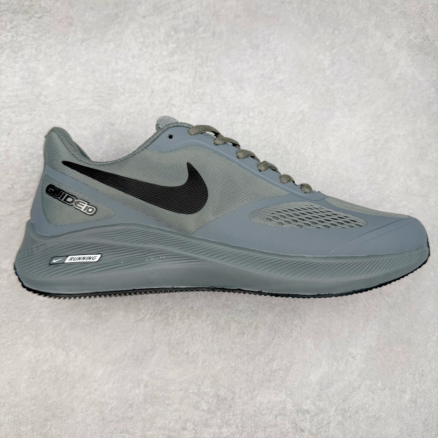 NK Air Zoom Winflo 7X 登月网面透气专业跑步鞋 采用直观设计 不论训练还是慢跑 皆可助你提升跑步表现 轻薄鞋面适合四季穿着 堪称跑步常备单品 富有支撑力 为双足提供出色包覆 足底巧搭两个 Zoom Air 缓震配置（比 Pegasus 38 多 1 个）塑就出众的回弹迈步效果 经典战马回归 值得信赖 如你添翼 伴你畅享凌跃时刻 尺码：36 36.5 37.5 38 38.5 39 40 40.5 41 42 42.5 43 44 44.5 45-选品中心