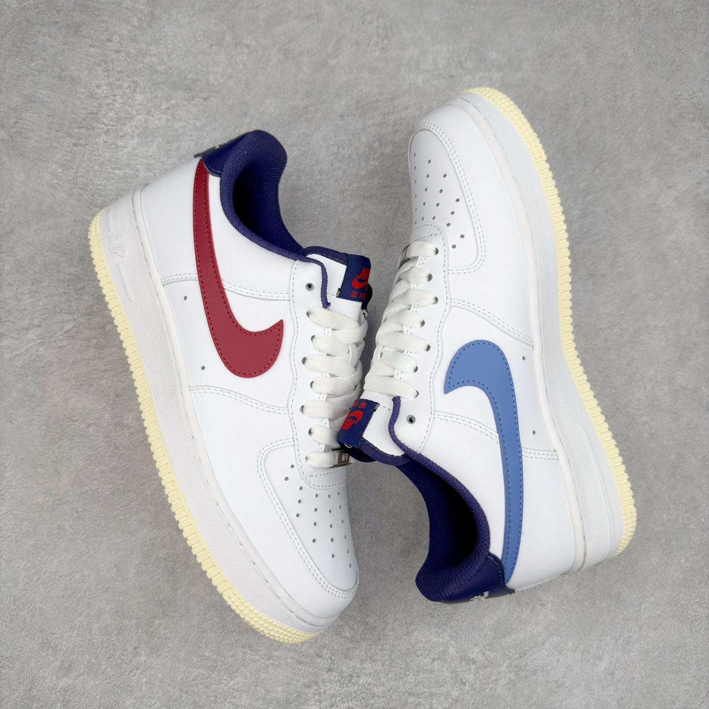 图片[3]-＃XT纯原 NK Air Force 1´07 Low 空军一号低帮百搭休闲运动板鞋 FV8105-161 顶级批次 2022全新楦头鞋型 鱼鳞大底 历时开发三个月 清洁度完美 二维码鞋标 内置芯片及solo气垫 大底高度及其弧度依照正品 钢印 logo刺绣 鞋口弧度 鞋头长度 鞋面冲孔 鞋垫背胶及钢印 完美鞋型对比正品 每一处都是细节满满 柔软、弹性十足的缓震性能和出色的中底设计 横跨复古与现代的外型结合 造就出风靡全球 三十多年的Force 1 直到今天还深受青睐 实拍调校N版已经零色差零失真 百分百还原实物色彩所见即所得 不存在货不对板色差等低级问题 选购参考实物拍摄 不混卖不参货 只用心做好货严格选品 承诺混一赔十 尺码：36 36.5 37.5 38 38.5 39 40 40.5 41 42 42.5 43 44 44.5 45-选品中心