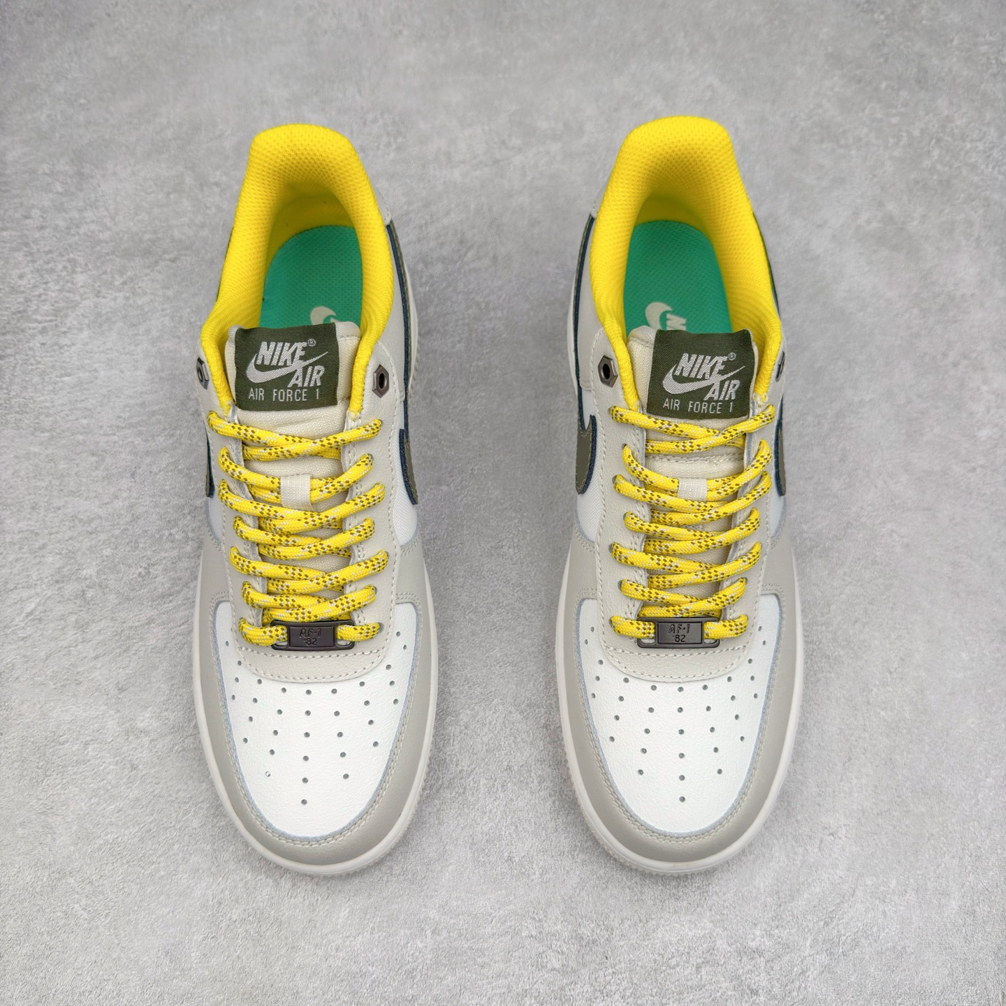 图片[2]-＃XT纯原 NK Air Force 1´07 Low 空军一号低帮百搭休闲运动板鞋 FV3628-031 顶级批次 2022全新楦头鞋型 鱼鳞大底 历时开发三个月 清洁度完美 二维码鞋标 内置芯片及solo气垫 大底高度及其弧度依照正品 钢印 logo刺绣 鞋口弧度 鞋头长度 鞋面冲孔 鞋垫背胶及钢印 完美鞋型对比正品 每一处都是细节满满 柔软、弹性十足的缓震性能和出色的中底设计 横跨复古与现代的外型结合 造就出风靡全球 三十多年的Force 1 直到今天还深受青睐 实拍调校N版已经零色差零失真 百分百还原实物色彩所见即所得 不存在货不对板色差等低级问题 选购参考实物拍摄 不混卖不参货 只用心做好货严格选品 承诺混一赔十 尺码：36 36.5 37.5 38 38.5 39 40 40.5 41 42 42.5 43 44 44.5 45-选品中心