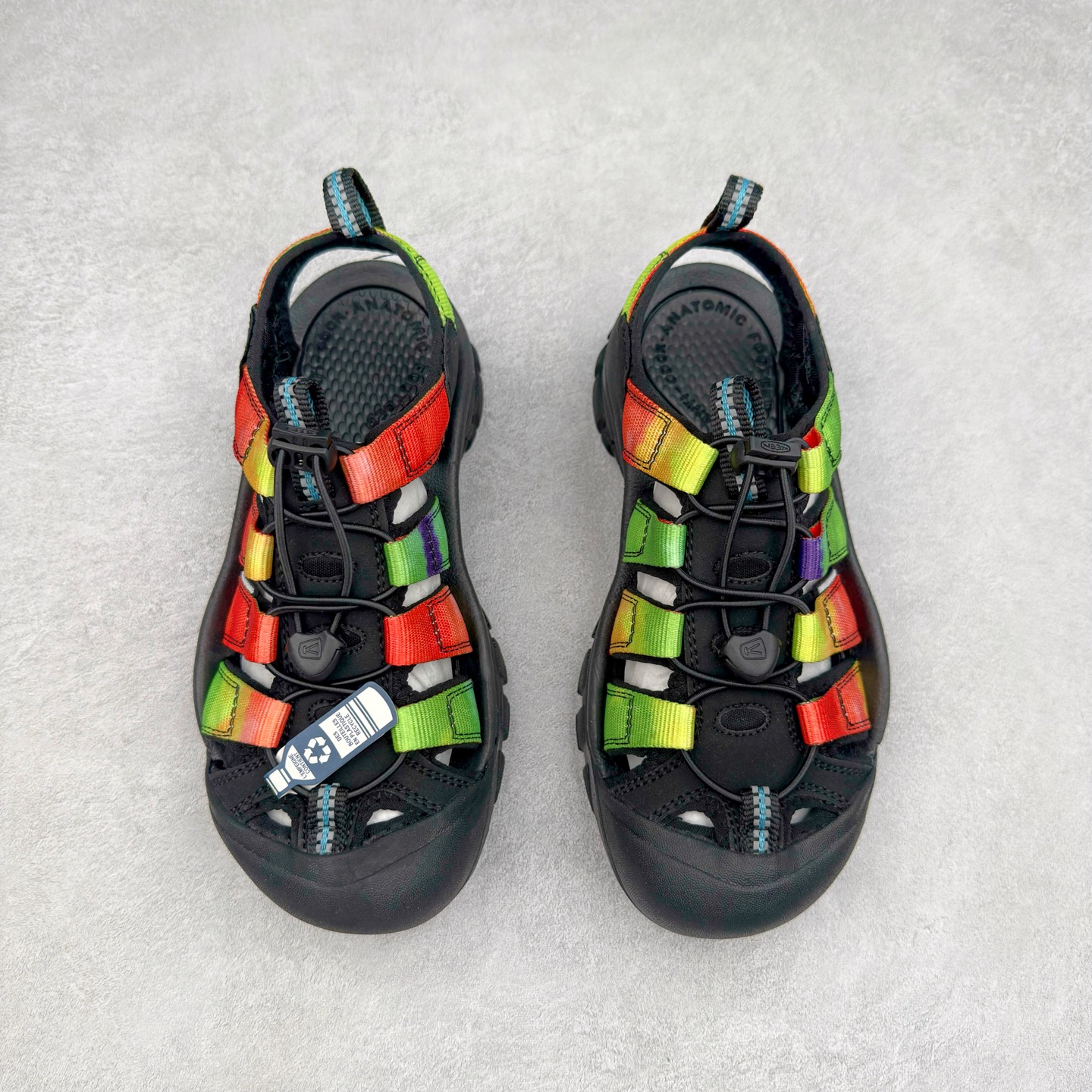 图片[2]-人气户外休闲鞋品牌-科恩Keen Uneek Flat-M 平底编织弹力穿搭溯溪涉水休闲户外凉鞋 #外贸订单出口品质#采用进口机台编制两根尼龙绳组成鞋面(快干衬里原料!!)#原装轻量级EVA中底缓震材质组合防滑橡胶外底部 夏季潮鞋,文青界的凉鞋至尊 都市机能户外品牌 KEEN 向来积极为其旗下大热鞋款 UNEEK 推出联名款，后跟为全封闭设计，快干衬里，HIGH-TRACTION橡胶外底，及轻量级EVA中底，达到轻量缓震的同时减轻重量。尺码：35 36 37 38 40 41 42 43 44 45-选品中心