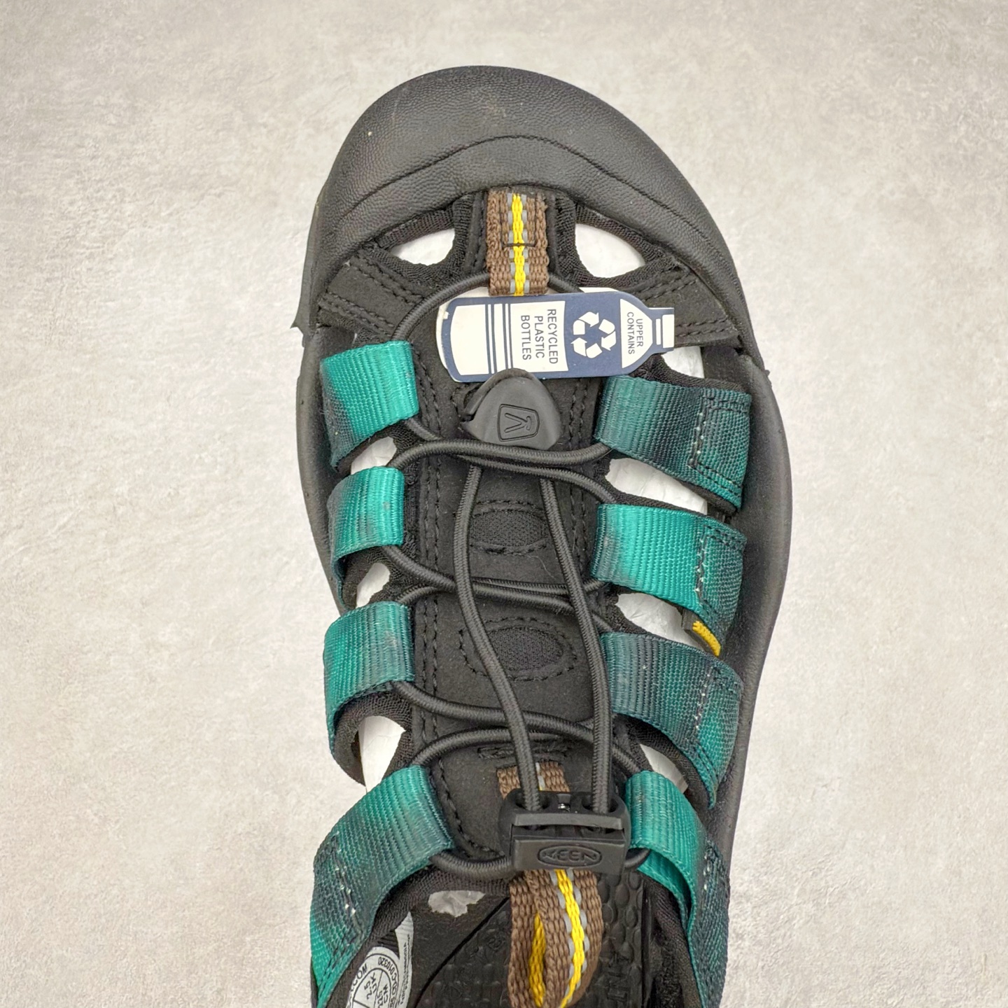 图片[4]-人气户外休闲鞋品牌-科恩Keen Uneek Flat-M 平底编织弹力穿搭溯溪涉水休闲户外凉鞋 #外贸订单出口品质#采用进口机台编制两根尼龙绳组成鞋面(快干衬里原料!!)#原装轻量级EVA中底缓震材质组合防滑橡胶外底部 夏季潮鞋,文青界的凉鞋至尊 都市机能户外品牌 KEEN 向来积极为其旗下大热鞋款 UNEEK 推出联名款，后跟为全封闭设计，快干衬里，HIGH-TRACTION橡胶外底，及轻量级EVA中底，达到轻量缓震的同时减轻重量。尺码：35 36 37 38 40 41 42 43 44 45-选品中心