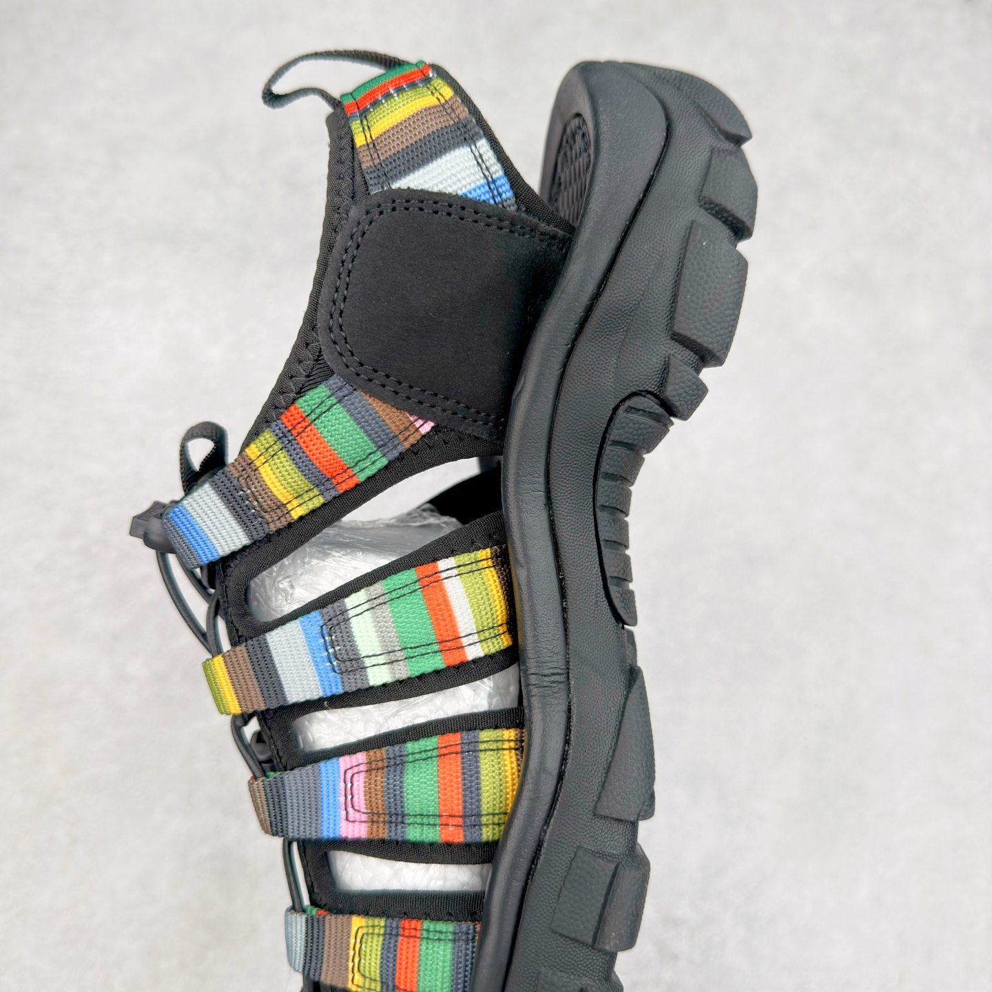 图片[7]-人气户外休闲鞋品牌-科恩Keen Uneek Flat-M 平底编织弹力穿搭溯溪涉水休闲户外凉鞋 #外贸订单出口品质#采用进口机台编制两根尼龙绳组成鞋面(快干衬里原料!!)#原装轻量级EVA中底缓震材质组合防滑橡胶外底部 夏季潮鞋,文青界的凉鞋至尊 都市机能户外品牌 KEEN 向来积极为其旗下大热鞋款 UNEEK 推出联名款，后跟为全封闭设计，快干衬里，HIGH-TRACTION橡胶外底，及轻量级EVA中底，达到轻量缓震的同时减轻重量。尺码：35 36 37 38 40 41 42 43 44 45-选品中心