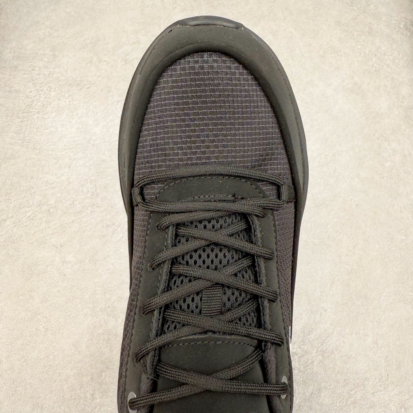 图片[4]-＃HP纯原 DESCENTE Dualis 迪桑特舒适百搭 防滑耐磨低帮生活休闲鞋 DESCENTE（迪桑特）创立于1935年，品牌名取自法语词汇，意为“滑降”。品牌箭头标识代表滑雪的三种技术“高速直线滑行”、“穿越”和“侧滑”，也寓意品牌在打造高端专业运动产品中不断追求完美的创新精神，致力于成为中国高端专业滑雪、综训、女子、铁人三项、高尔夫的第一品牌。尺码：36 36.5 37 38 38.5 39 40 40.5 41 42 42.5 43 44 44.5 45-选品中心