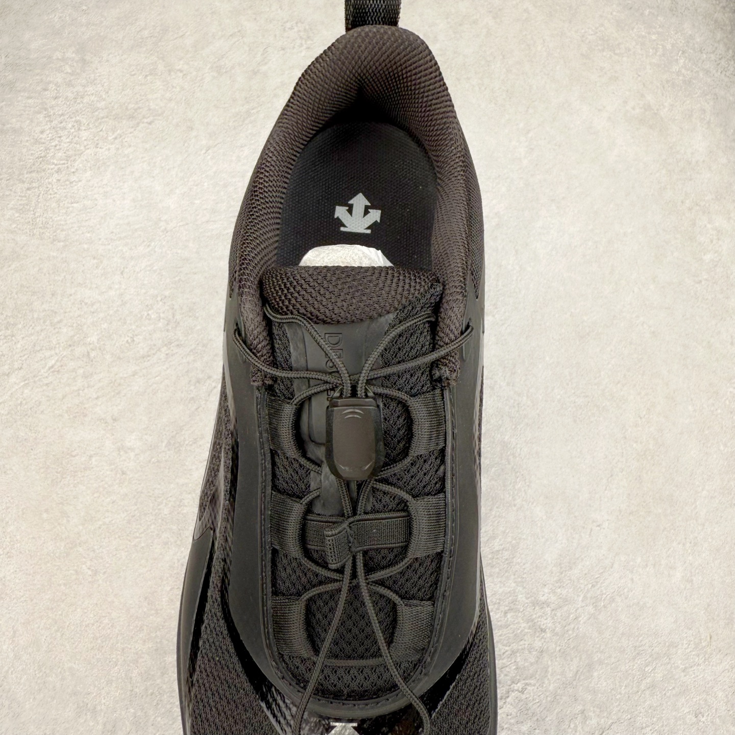 图片[5]-DESCENTE Enerzite GORE-TEX 迪桑特舒适百搭减震防水回弹低帮跑步鞋 DESCENTE（迪桑特）创立于1935年，品牌名取自法语词汇，意为“滑降”。品牌箭头标识代表滑雪的三种技术“高速直线滑行”、“穿越”和“侧滑”，也寓意品牌在打造高端专业运动产品中不断追求完美的创新精神，致力于成为中国高端专业滑雪、综训、女子、铁人三项、高尔夫的第一品牌。尺码：36 36.5 37 38 38.5 39 40 40.5 41 42 42.5 43 44 44.5 45-选品中心