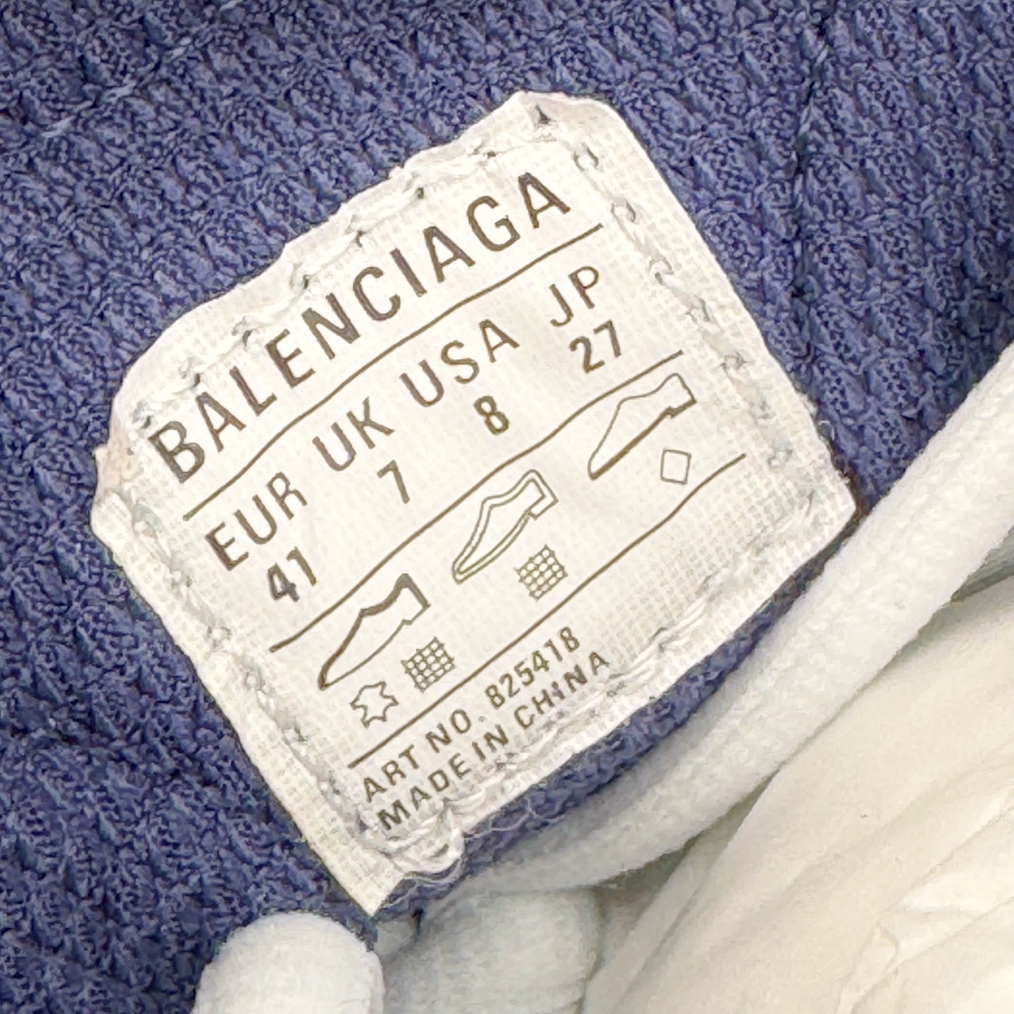 图片[14]-＃VG零售版 Balenciaga Monday 巴黎世家圆头厚底低帮老爹鞋 全套原纸板楦头开发 最原汁原味的灵魂版型 全鞋荧光划线卡点 胶水把控整洁度追求极致完美 每一双都是工艺品 多重QC质检 超越公司货的品控标准 实实在在的免检产品 原盒原配 正确字体电绣 粗细、位置、大小正确 侧边TPU 透气孔匹配意产原版 正确分离大底 TPU软底 原版一致大底LOGO 立体感十足 原厂皮料水洗做旧 采购原厂网纱 偏大一码 尺码：35 36 37 38 39 40 41 42 43 44 45 46-选品中心