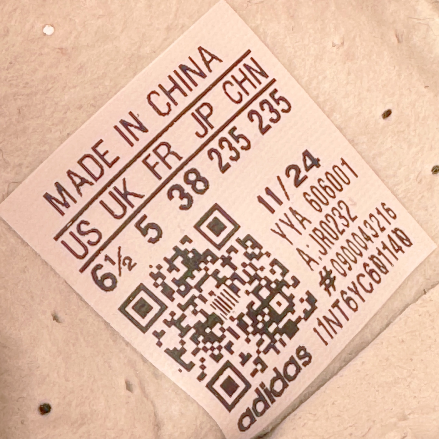 图片[16]-＃HP纯原 AD Original Gazelle Trainers 瞪羚室内鞋系列低帮复古百搭休闲运动德训风板鞋 JR0232 高端零售特供批次 原厂定制长毛翻毛皮组合环保纤维革鞋面材质 内置环保海玻璃鞋垫 外置RB橡胶大底 产品品控稳定性领先行业 原厂全套原楦原纸板冲刀磨具开发 原厂皮料加持 原厂港宝加持定型后跟R度完美 将复古进行到底 简约流畅 三十年不变经典 这款Gazelle运动鞋 无论面料、配色、质感或设计 都只在重现其1991年原款的经典 皮革鞋面 撞色三条纹和鞋跟标的设计 力求呈现90年代的经典复古风潮 Samba火热的同时 也带动了其它的复古鞋型 Gazelle便是其中一只 Gazelle Indoor拥有包边更宽的T字型鞋头 更好的保护运动员的前掌 浓浓的复古氛围感 非常适合现在流行的Cleanfit风格 尺码：35.5 36 36⅔ 37⅓ 38 38⅔ 39⅓ 40 40⅔ 41⅓ 42 42⅔ 43⅓ 44 44⅔ 45-选品中心