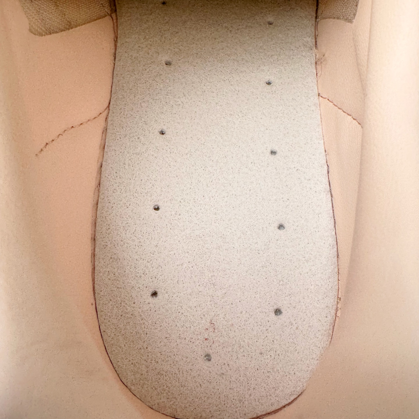 图片[17]-＃HP纯原 AD Original Gazelle Trainers 瞪羚室内鞋系列低帮复古百搭休闲运动德训风板鞋 JR0232 高端零售特供批次 原厂定制长毛翻毛皮组合环保纤维革鞋面材质 内置环保海玻璃鞋垫 外置RB橡胶大底 产品品控稳定性领先行业 原厂全套原楦原纸板冲刀磨具开发 原厂皮料加持 原厂港宝加持定型后跟R度完美 将复古进行到底 简约流畅 三十年不变经典 这款Gazelle运动鞋 无论面料、配色、质感或设计 都只在重现其1991年原款的经典 皮革鞋面 撞色三条纹和鞋跟标的设计 力求呈现90年代的经典复古风潮 Samba火热的同时 也带动了其它的复古鞋型 Gazelle便是其中一只 Gazelle Indoor拥有包边更宽的T字型鞋头 更好的保护运动员的前掌 浓浓的复古氛围感 非常适合现在流行的Cleanfit风格 尺码：35.5 36 36⅔ 37⅓ 38 38⅔ 39⅓ 40 40⅔ 41⅓ 42 42⅔ 43⅓ 44 44⅔ 45-选品中心