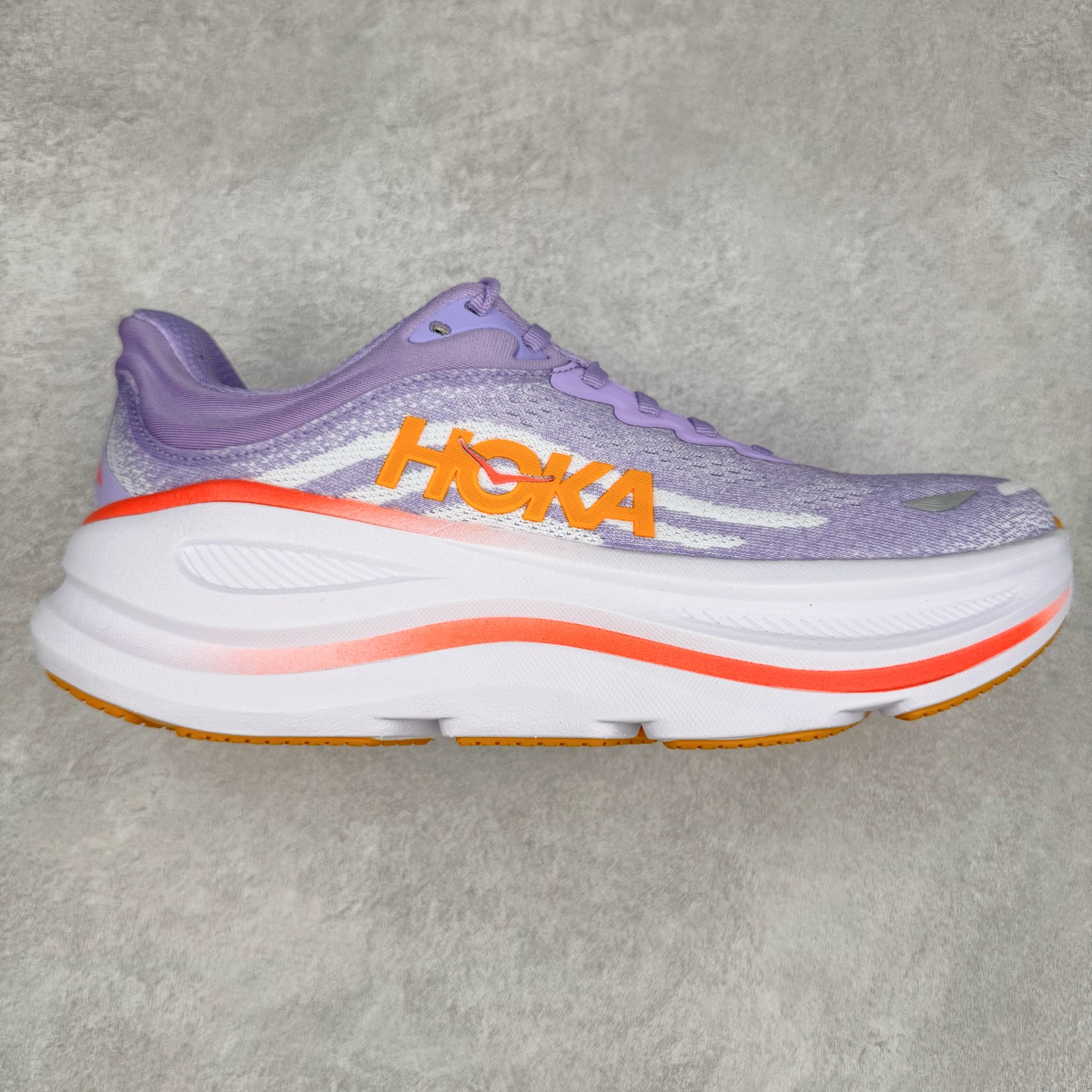 ＃HK纯原 HOKA ONE ONE Clifton 克里夫顿10代专业性能减震公路跑步鞋 轻盈透气的针织网面和纱线的使用让鞋面更挺拔 增强鞋面的强度和支撑性能 搭配柔软的鞋舌 让双脚在舒适包裹中跑的更加畅快 全新泡棉中底 柔软的同时增强回弹性能 为不同跑者提供更平稳流畅的脚感 带来全面的缓冲保护 根据人体工程学设计的延长拉襟 后跟处弹软的海绵填充舒适固定 避免掉跟和摩擦 相比上一代光滑的内衬 Clifton 的内衬增强了摩擦力 避免双脚在鞋内滑动 尺码：36 36.5 37.5 38 38.5 39 40 40.5 41 42 42.5 43 44 44.5 45-选品中心