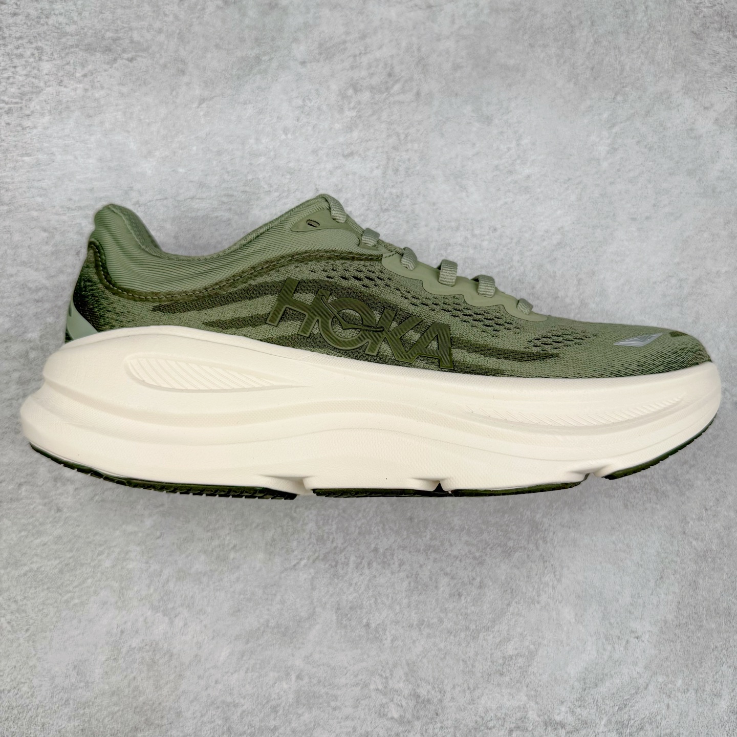 ＃HK纯原 HOKA ONE ONE Clifton 克里夫顿10代专业性能减震公路跑步鞋 轻盈透气的针织网面和纱线的使用让鞋面更挺拔 增强鞋面的强度和支撑性能 搭配柔软的鞋舌 让双脚在舒适包裹中跑的更加畅快 全新泡棉中底 柔软的同时增强回弹性能 为不同跑者提供更平稳流畅的脚感 带来全面的缓冲保护 根据人体工程学设计的延长拉襟 后跟处弹软的海绵填充舒适固定 避免掉跟和摩擦 相比上一代光滑的内衬 Clifton 的内衬增强了摩擦力 避免双脚在鞋内滑动 尺码：36 36.5 37.5 38 38.5 39 40 40.5 41 42 42.5 43 44 44.5 45-选品中心