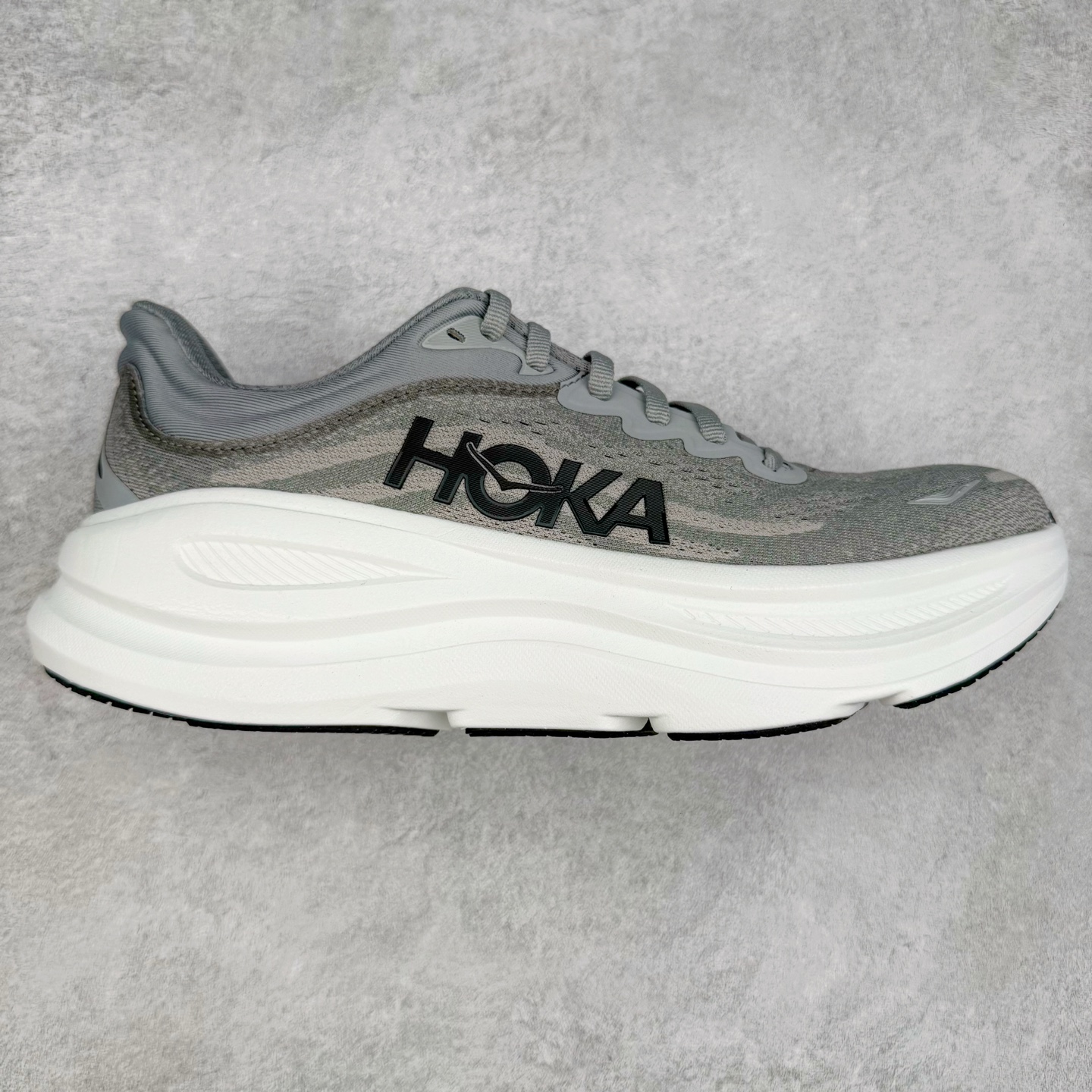 ＃HK纯原 HOKA ONE ONE Clifton 克里夫顿10代专业性能减震公路跑步鞋 轻盈透气的针织网面和纱线的使用让鞋面更挺拔 增强鞋面的强度和支撑性能 搭配柔软的鞋舌 让双脚在舒适包裹中跑的更加畅快 全新泡棉中底 柔软的同时增强回弹性能 为不同跑者提供更平稳流畅的脚感 带来全面的缓冲保护 根据人体工程学设计的延长拉襟 后跟处弹软的海绵填充舒适固定 避免掉跟和摩擦 相比上一代光滑的内衬 Clifton 的内衬增强了摩擦力 避免双脚在鞋内滑动 尺码：36 36.5 37.5 38 38.5 39 40 40.5 41 42 42.5 43 44 44.5 45-选品中心