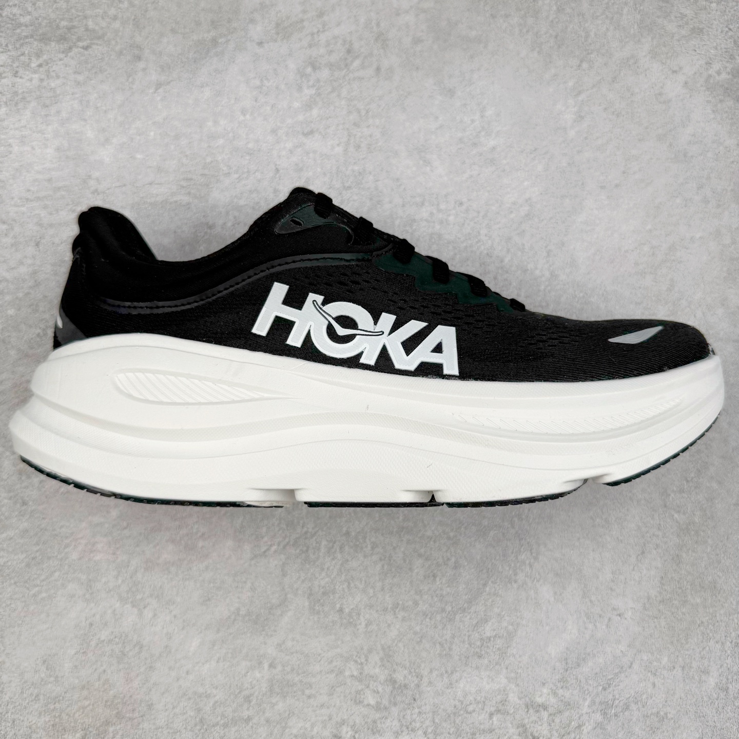 ＃HK纯原 HOKA ONE ONE Clifton 克里夫顿10代专业性能减震公路跑步鞋 轻盈透气的针织网面和纱线的使用让鞋面更挺拔 增强鞋面的强度和支撑性能 搭配柔软的鞋舌 让双脚在舒适包裹中跑的更加畅快 全新泡棉中底 柔软的同时增强回弹性能 为不同跑者提供更平稳流畅的脚感 带来全面的缓冲保护 根据人体工程学设计的延长拉襟 后跟处弹软的海绵填充舒适固定 避免掉跟和摩擦 相比上一代光滑的内衬 Clifton 的内衬增强了摩擦力 避免双脚在鞋内滑动 尺码：36 36.5 37.5 38 38.5 39 40 40.5 41 42 42.5 43 44 44.5 45-选品中心