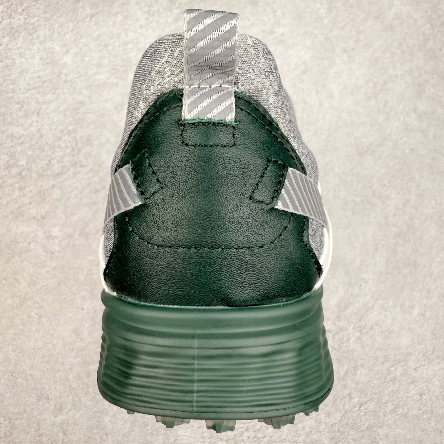 图片[8]-Ecco爱步男鞋新款运动鞋 跑鞋厚底增高老爹鞋 驱动系列全新款式 拼色拼接鞋面 时尚有型 牛皮与纺织品拼接 脚感舒适 出街有型 贴心套脚系带设计 舒适包裹双足 柔软细腻，亲肤透气 以摩托车粗犷胎纹为灵感 PU大底提供牵引性和支撑性 耐磨防滑提升稳定性 轻盈鞋底 舒适耐穿 户外出行 肆意洒脱 尺码：38 39 40 41 42 43 44（皮鞋码）-选品中心