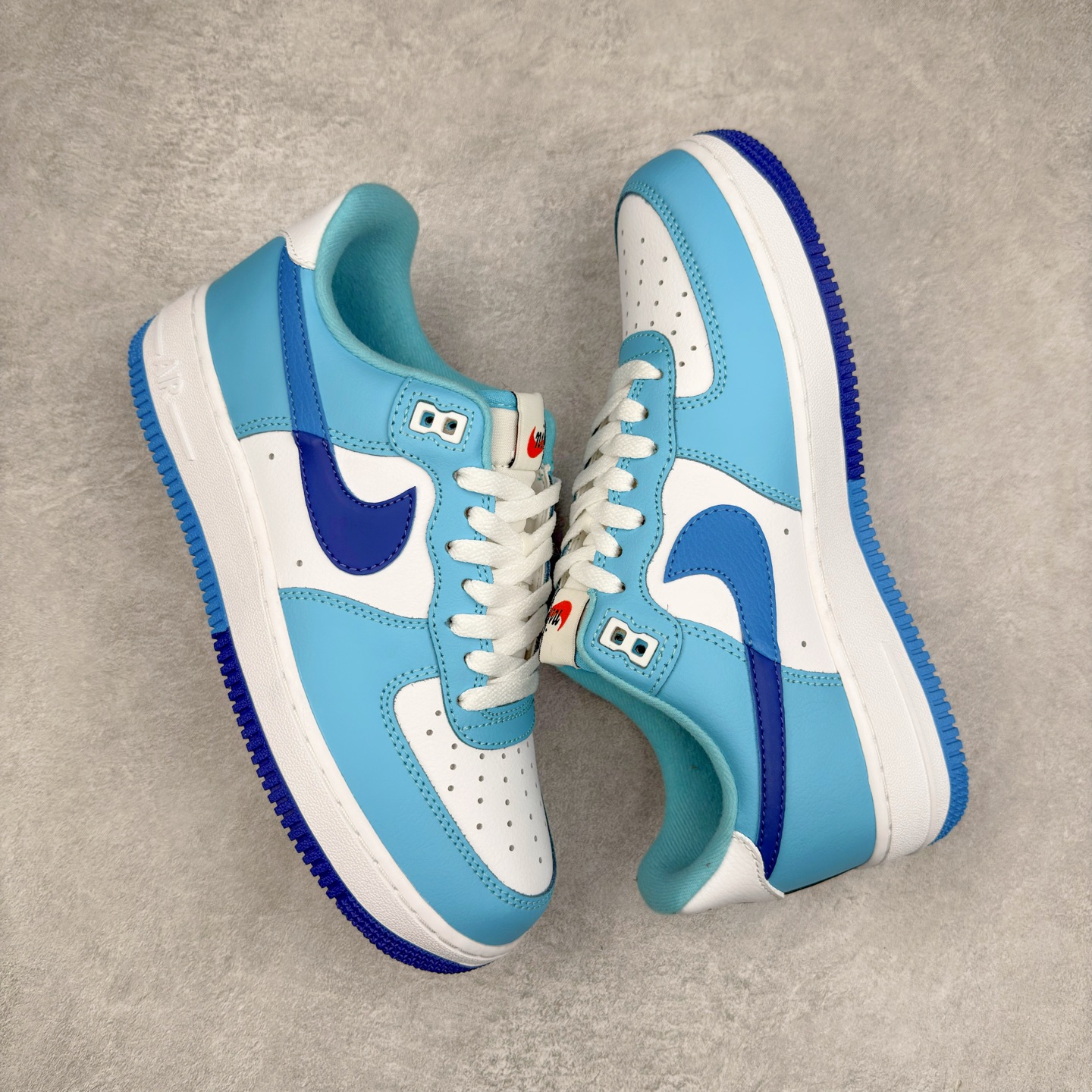 图片[3]-＃XT纯原 NK Air Force 1´07 Low 空军一号低帮百搭休闲运动板鞋 DZ2522-100 顶级批次 2022全新楦头鞋型 鱼鳞大底 历时开发三个月 清洁度完美 二维码鞋标 内置芯片及solo气垫 大底高度及其弧度依照正品 钢印 logo刺绣 鞋口弧度 鞋头长度 鞋面冲孔 鞋垫背胶及钢印 完美鞋型对比正品 每一处都是细节满满 柔软、弹性十足的缓震性能和出色的中底设计 横跨复古与现代的外型结合 造就出风靡全球 三十多年的Force 1 直到今天还深受青睐 实拍调校N版已经零色差零失真 百分百还原实物色彩所见即所得 不存在货不对板色差等低级问题 选购参考实物拍摄 不混卖不参货 只用心做好货严格选品 承诺混一赔十 尺码：36 36.5 37.5 38 38.5 39 40 40.5 41 42 42.5 43 44 44.5 45-选品中心