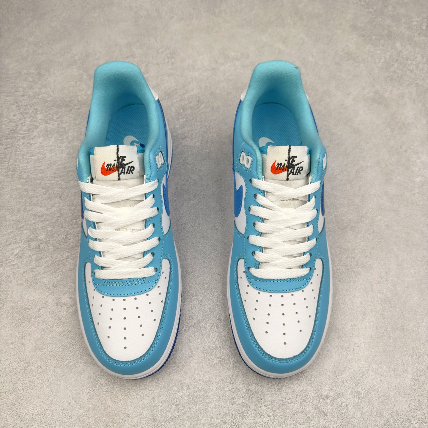 图片[2]-＃XT纯原 NK Air Force 1´07 Low 空军一号低帮百搭休闲运动板鞋 DZ2522-100 顶级批次 2022全新楦头鞋型 鱼鳞大底 历时开发三个月 清洁度完美 二维码鞋标 内置芯片及solo气垫 大底高度及其弧度依照正品 钢印 logo刺绣 鞋口弧度 鞋头长度 鞋面冲孔 鞋垫背胶及钢印 完美鞋型对比正品 每一处都是细节满满 柔软、弹性十足的缓震性能和出色的中底设计 横跨复古与现代的外型结合 造就出风靡全球 三十多年的Force 1 直到今天还深受青睐 实拍调校N版已经零色差零失真 百分百还原实物色彩所见即所得 不存在货不对板色差等低级问题 选购参考实物拍摄 不混卖不参货 只用心做好货严格选品 承诺混一赔十 尺码：36 36.5 37.5 38 38.5 39 40 40.5 41 42 42.5 43 44 44.5 45-选品中心