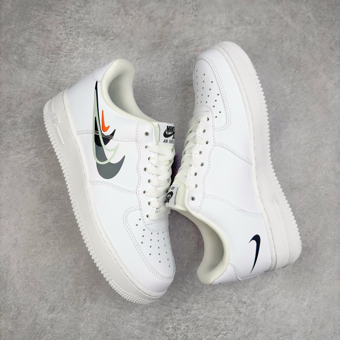 图片[3]-＃XT纯原 NK Air Force 1´07 Low 空军一号低帮百搭休闲运动板鞋 FN7807-100 顶级批次 2022全新楦头鞋型 鱼鳞大底 历时开发三个月 清洁度完美 二维码鞋标 内置芯片及solo气垫 大底高度及其弧度依照正品 钢印 logo刺绣 鞋口弧度 鞋头长度 鞋面冲孔 鞋垫背胶及钢印 完美鞋型对比正品 每一处都是细节满满 柔软、弹性十足的缓震性能和出色的中底设计 横跨复古与现代的外型结合 造就出风靡全球 三十多年的Force 1 直到今天还深受青睐 实拍调校N版已经零色差零失真 百分百还原实物色彩所见即所得 不存在货不对板色差等低级问题 选购参考实物拍摄 不混卖不参货 只用心做好货严格选品 承诺混一赔十 尺码：36 36.5 37.5 38 38.5 39 40 40.5 41 42 42.5 43 44 44.5 45-选品中心