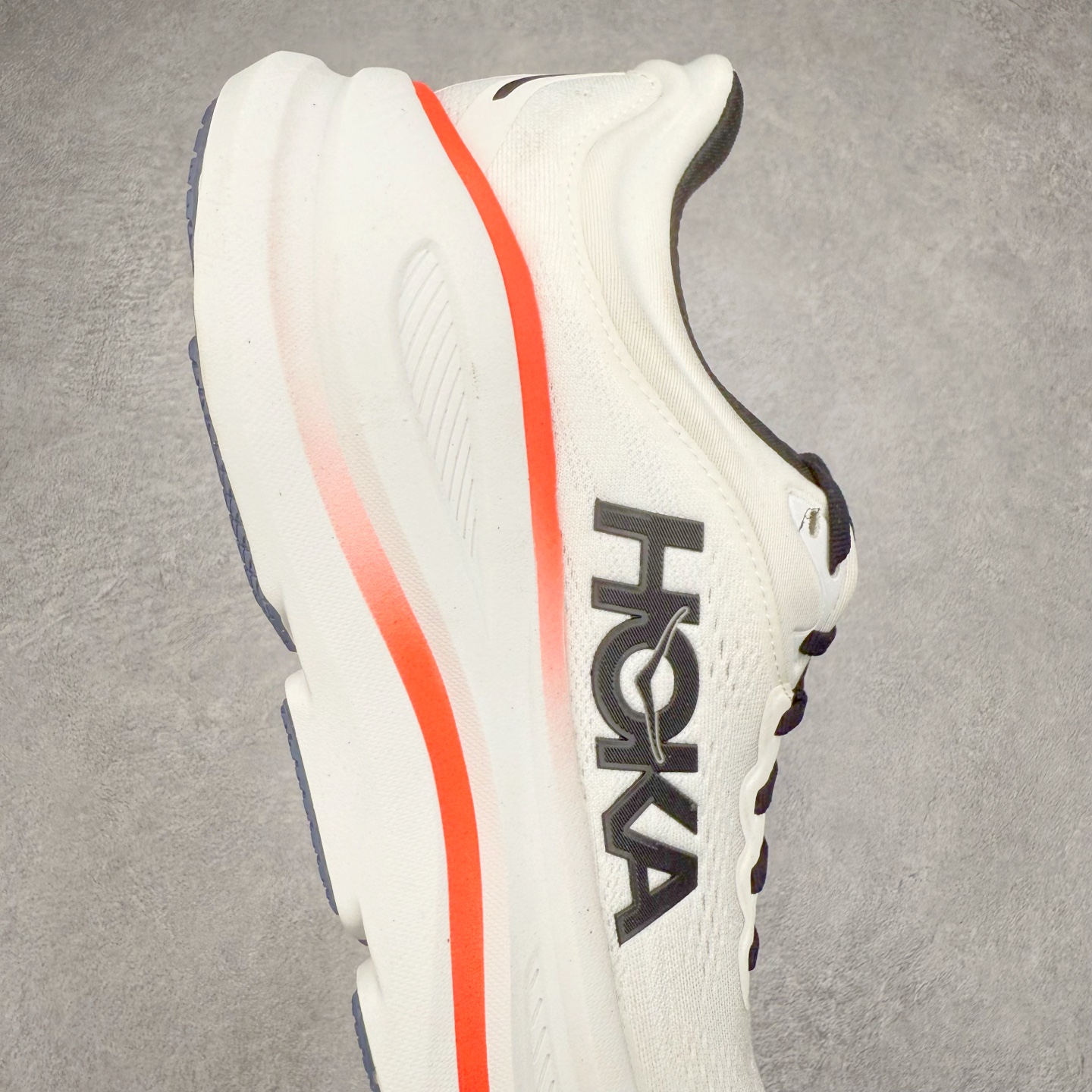 图片[6]-＃HK纯原 HOKA ONE ONE Clifton 克里夫顿10代专业性能减震公路跑步鞋 轻盈透气的针织网面和纱线的使用让鞋面更挺拔 增强鞋面的强度和支撑性能 搭配柔软的鞋舌 让双脚在舒适包裹中跑的更加畅快 全新泡棉中底 柔软的同时增强回弹性能 为不同跑者提供更平稳流畅的脚感 带来全面的缓冲保护 根据人体工程学设计的延长拉襟 后跟处弹软的海绵填充舒适固定 避免掉跟和摩擦 相比上一代光滑的内衬 Clifton 的内衬增强了摩擦力 避免双脚在鞋内滑动 尺码：36 36.5 37.5 38 38.5 39 40 40.5 41 42 42.5 43 44 44.5 45-选品中心