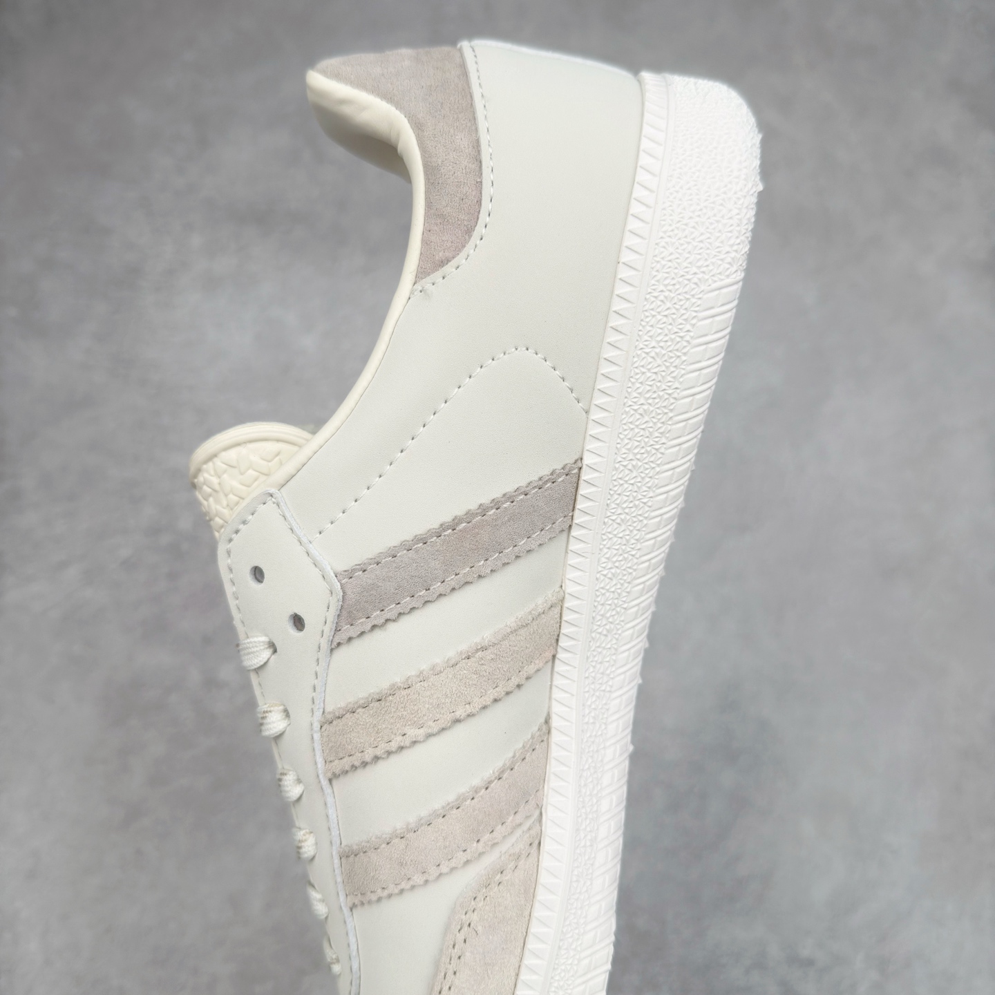 图片[7]-＃纯原盲盒福利 AD Original Samba OG 桑巴复古经典轻便板鞋 白菜价亏本清仓套现转新款 机不可失 好好把握 随机一双 只选尺码 商品款式均为上架顶级款式 单品零售价格2×× 保证稳赚不赔 无通货 无烂货 会有轻微瑕疵的情况 友情提醒 买到是亏还是赚 每个人定义不同福袋闷包理论上和赌博心理相同玩的就是惊喜 玩的就是心跳活动商品无严重质量问题不退换‼️尺码：35 36 36.5 37 38 38.5 39 40 40.5 41 42 42.5 43 44 44.5 45-选品中心