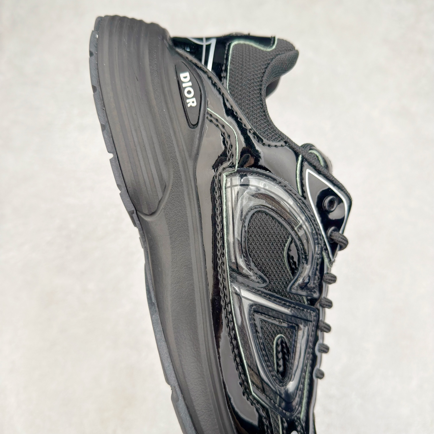 图片[6]-＃福利特价 Dior B30 迪奥网眼织物低帮运动休闲鞋 该款系列采用黑网色眼织物白和色科技料面精心制 作饰以反光“CD30”图形标志 外格轻盈的刻雕效果橡胶鞋搭底配标志性点的缀提升格调 内弹部力细节塑造想理的舒适穿着体验可与各休式闲造型配搭 彰显尚时现代的运风动范 尺码：36 37 35 39 40 41 42 43 44 45-选品中心