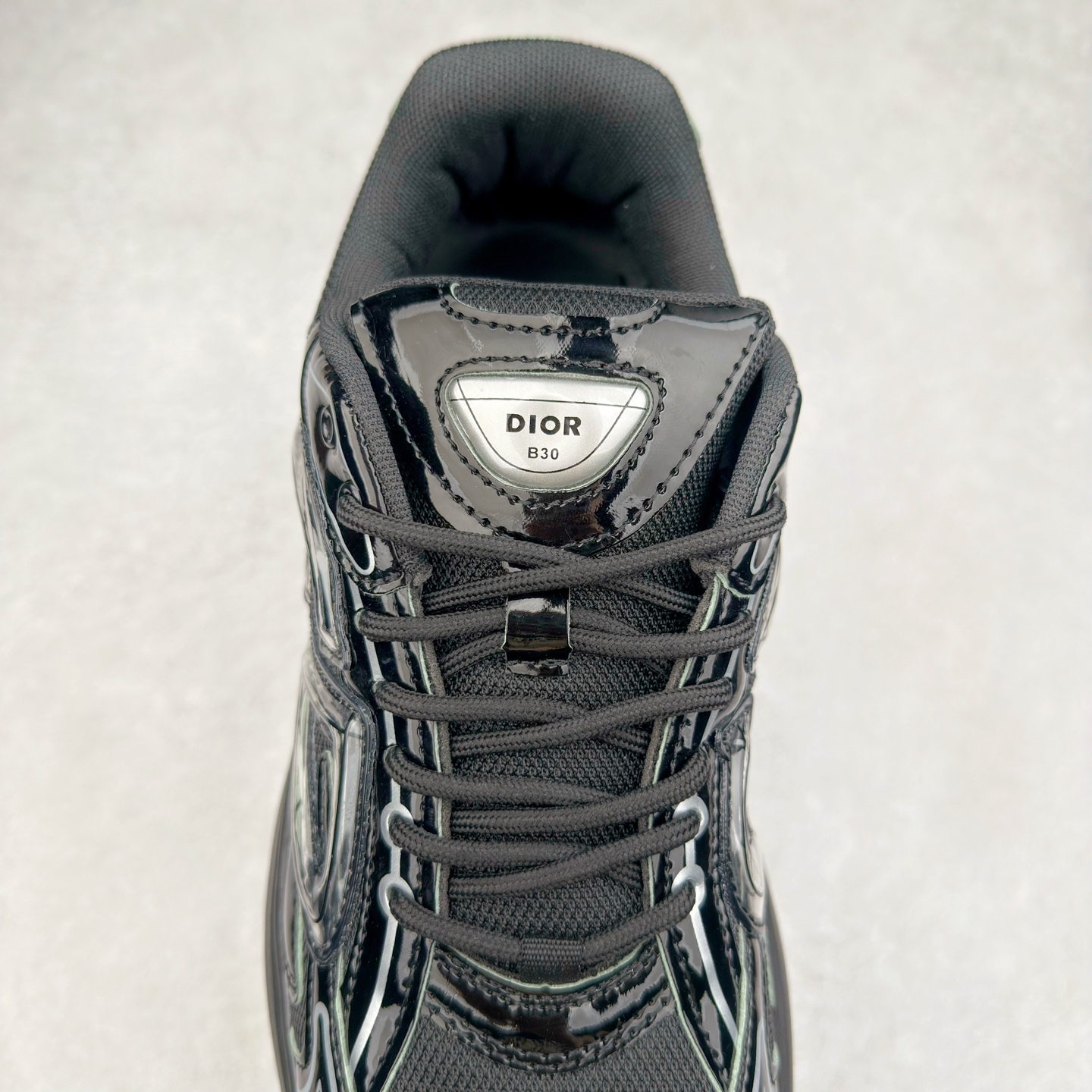 图片[5]-＃福利特价 Dior B30 迪奥网眼织物低帮运动休闲鞋 该款系列采用黑网色眼织物白和色科技料面精心制 作饰以反光“CD30”图形标志 外格轻盈的刻雕效果橡胶鞋搭底配标志性点的缀提升格调 内弹部力细节塑造想理的舒适穿着体验可与各休式闲造型配搭 彰显尚时现代的运风动范 尺码：36 37 35 39 40 41 42 43 44 45-选品中心