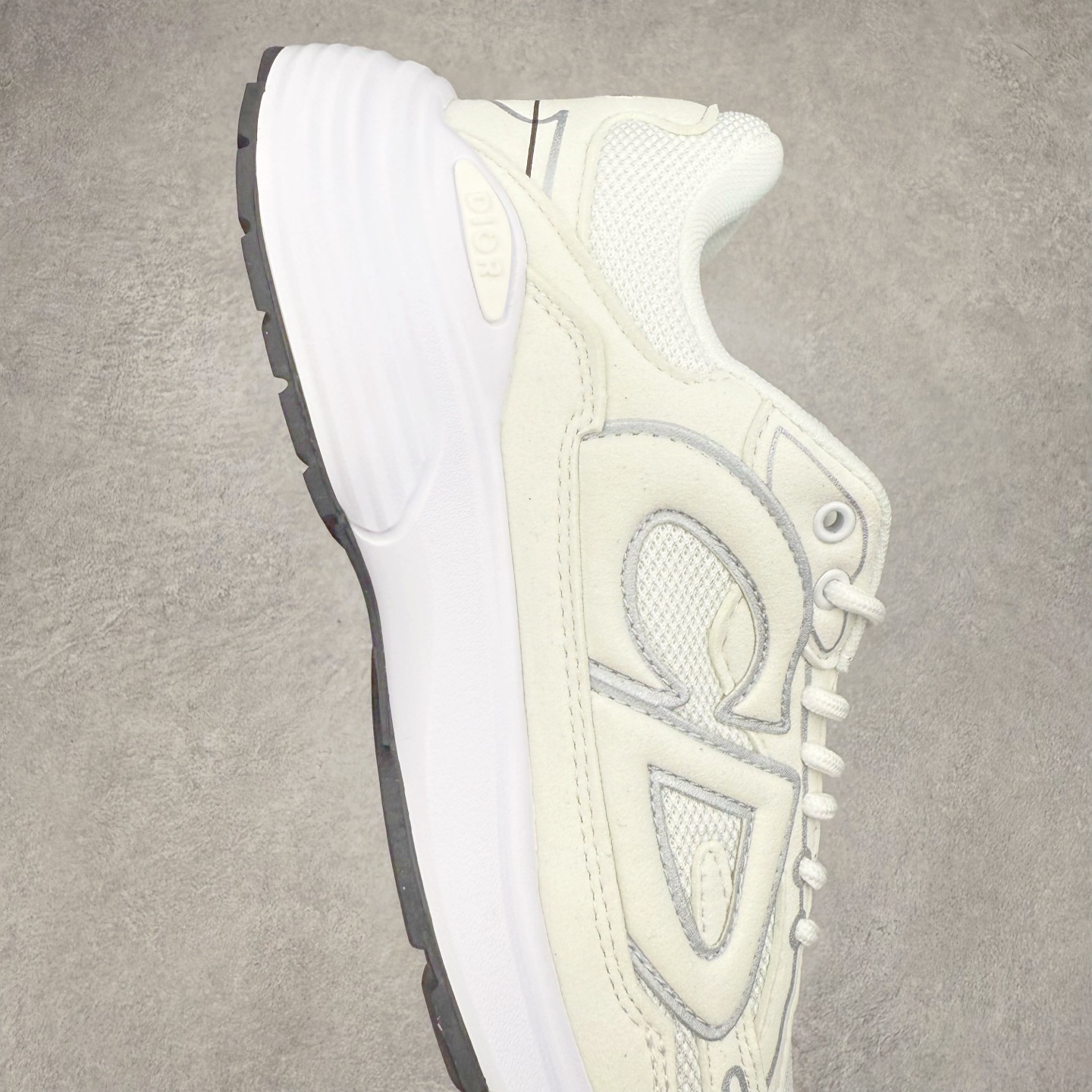 图片[6]-＃福利特价 Dior B30 迪奥网眼织物低帮运动休闲鞋 该款系列采用黑网色眼织物白和色科技料面精心制 作饰以反光“CD30”图形标志 外格轻盈的刻雕效果橡胶鞋搭底配标志性点的缀提升格调 内弹部力细节塑造想理的舒适穿着体验可与各休式闲造型配搭 彰显尚时现代的运风动范 尺码：36 37 35 39 40 41 42 43 44 45-选品中心