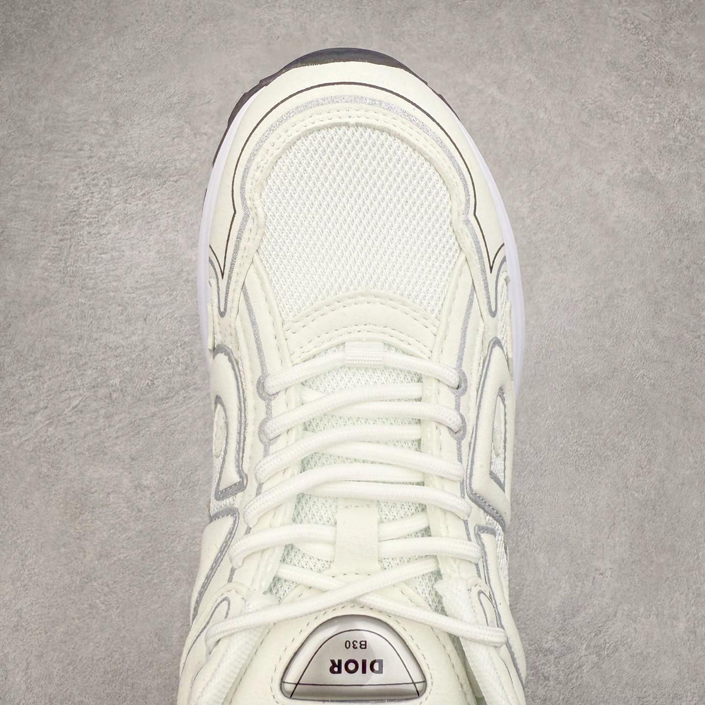 图片[4]-＃福利特价 Dior B30 迪奥网眼织物低帮运动休闲鞋 该款系列采用黑网色眼织物白和色科技料面精心制 作饰以反光“CD30”图形标志 外格轻盈的刻雕效果橡胶鞋搭底配标志性点的缀提升格调 内弹部力细节塑造想理的舒适穿着体验可与各休式闲造型配搭 彰显尚时现代的运风动范 尺码：36 37 35 39 40 41 42 43 44 45-选品中心