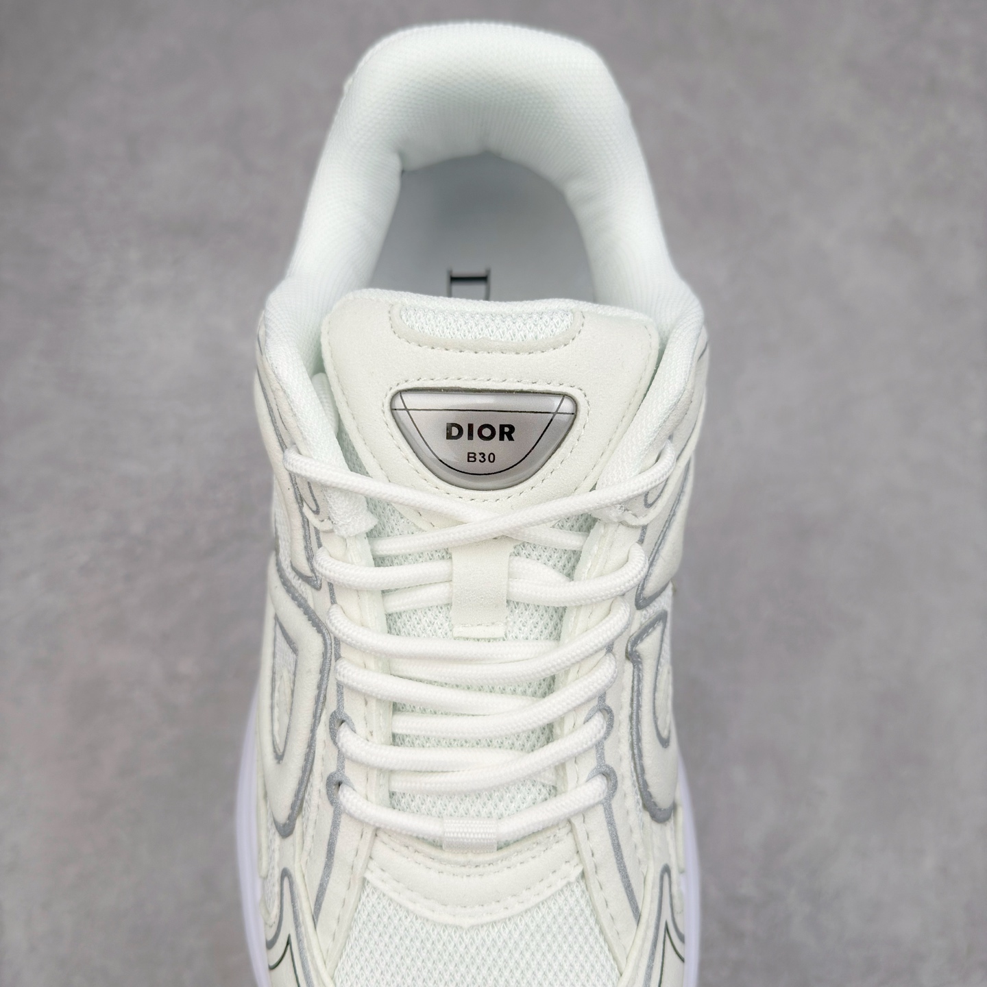 图片[5]-＃福利特价 Dior B30 迪奥网眼织物低帮运动休闲鞋 该款系列采用黑网色眼织物白和色科技料面精心制 作饰以反光“CD30”图形标志 外格轻盈的刻雕效果橡胶鞋搭底配标志性点的缀提升格调 内弹部力细节塑造想理的舒适穿着体验可与各休式闲造型配搭 彰显尚时现代的运风动范 尺码：36 37 35 39 40 41 42 43 44 45-选品中心