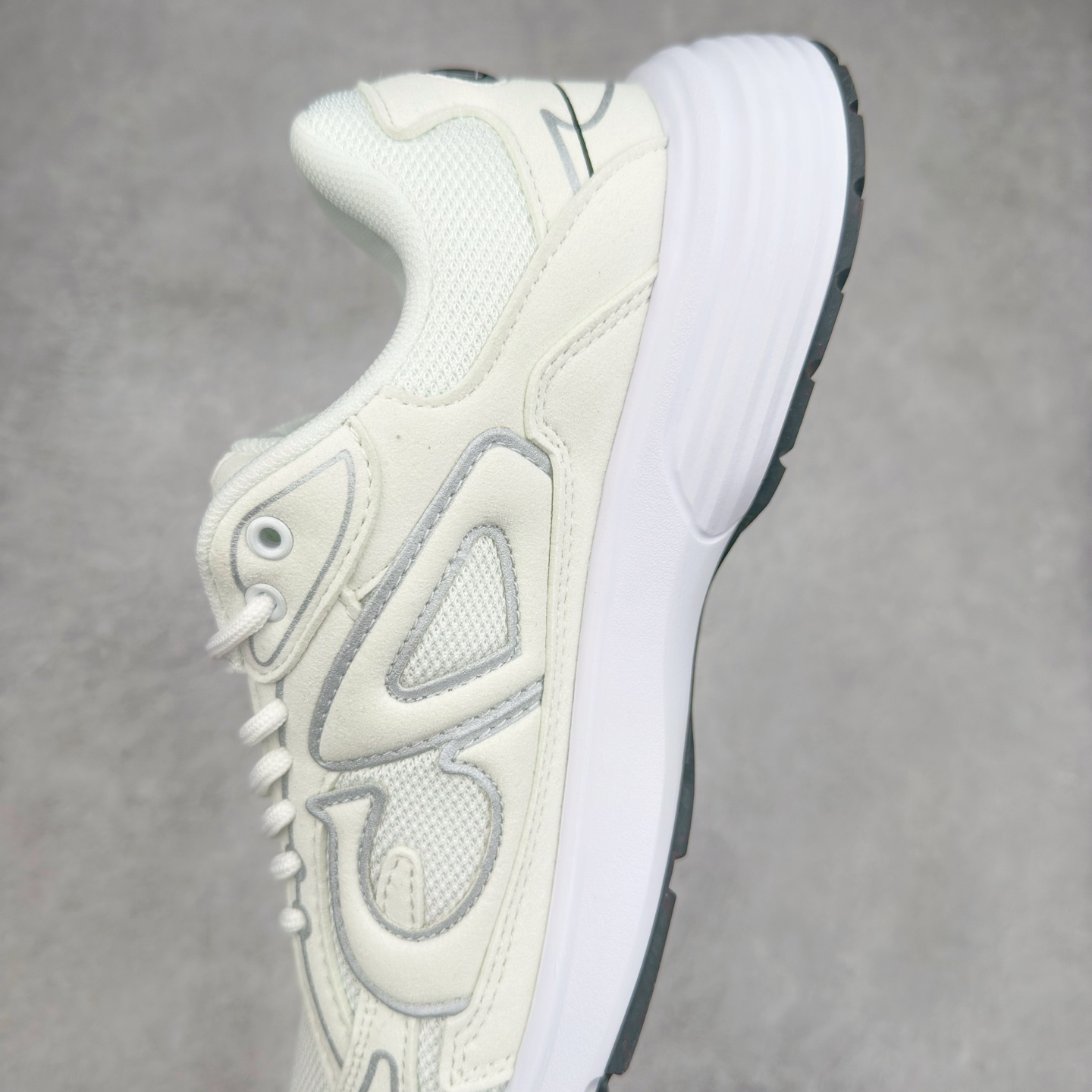 图片[7]-＃福利特价 Dior B30 迪奥网眼织物低帮运动休闲鞋 该款系列采用黑网色眼织物白和色科技料面精心制 作饰以反光“CD30”图形标志 外格轻盈的刻雕效果橡胶鞋搭底配标志性点的缀提升格调 内弹部力细节塑造想理的舒适穿着体验可与各休式闲造型配搭 彰显尚时现代的运风动范 尺码：36 37 35 39 40 41 42 43 44 45-选品中心