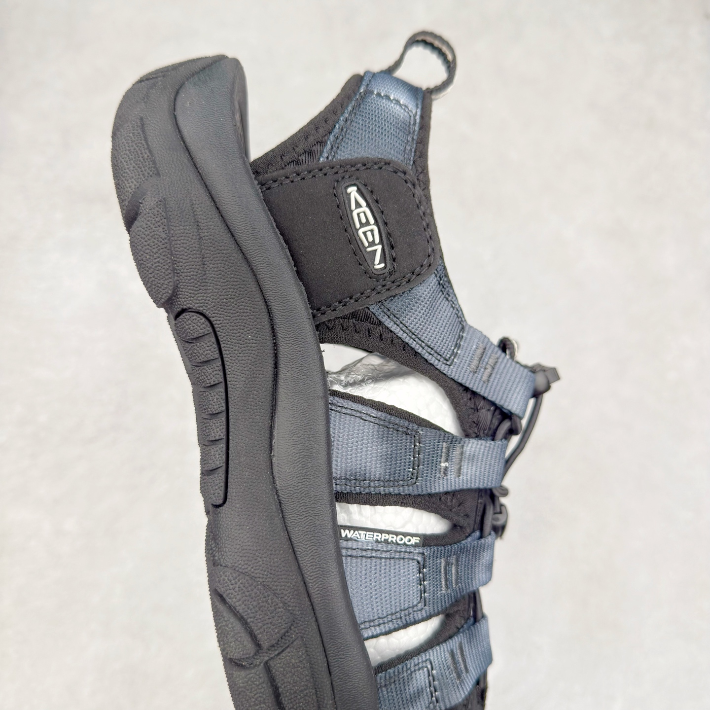 图片[6]-人气户外休闲鞋品牌-科恩Keen Uneek Flat-M 平底编织弹力穿搭溯溪涉水休闲户外凉鞋 #外贸订单出口品质#采用进口机台编制两根尼龙绳组成鞋面(快干衬里原料!!)#原装轻量级EVA中底缓震材质组合防滑橡胶外底部 夏季潮鞋,文青界的凉鞋至尊 都市机能户外品牌 KEEN 向来积极为其旗下大热鞋款 UNEEK 推出联名款，后跟为全封闭设计，快干衬里，HIGH-TRACTION橡胶外底，及轻量级EVA中底，达到轻量缓震的同时减轻重量。尺码：35 36 37 38 40 41 42 43 44 45-选品中心