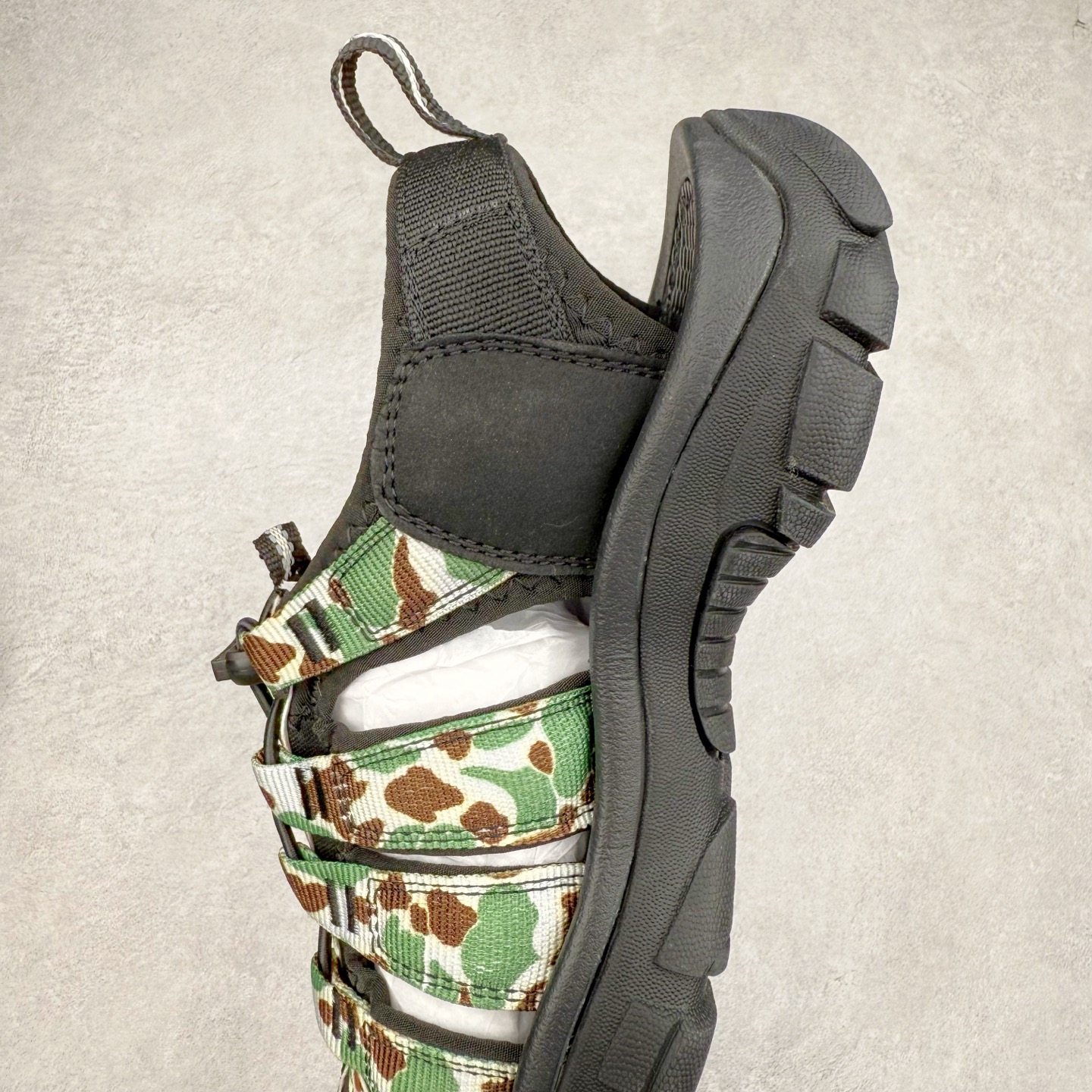 图片[7]-人气户外休闲鞋品牌-科恩Keen Uneek Flat-M 平底编织弹力穿搭溯溪涉水休闲户外凉鞋 #外贸订单出口品质#采用进口机台编制两根尼龙绳组成鞋面(快干衬里原料!!)#原装轻量级EVA中底缓震材质组合防滑橡胶外底部 夏季潮鞋,文青界的凉鞋至尊 都市机能户外品牌 KEEN 向来积极为其旗下大热鞋款 UNEEK 推出联名款，后跟为全封闭设计，快干衬里，HIGH-TRACTION橡胶外底，及轻量级EVA中底，达到轻量缓震的同时减轻重量。尺码：35 36 37 38 40 41 42 43 44 45-选品中心