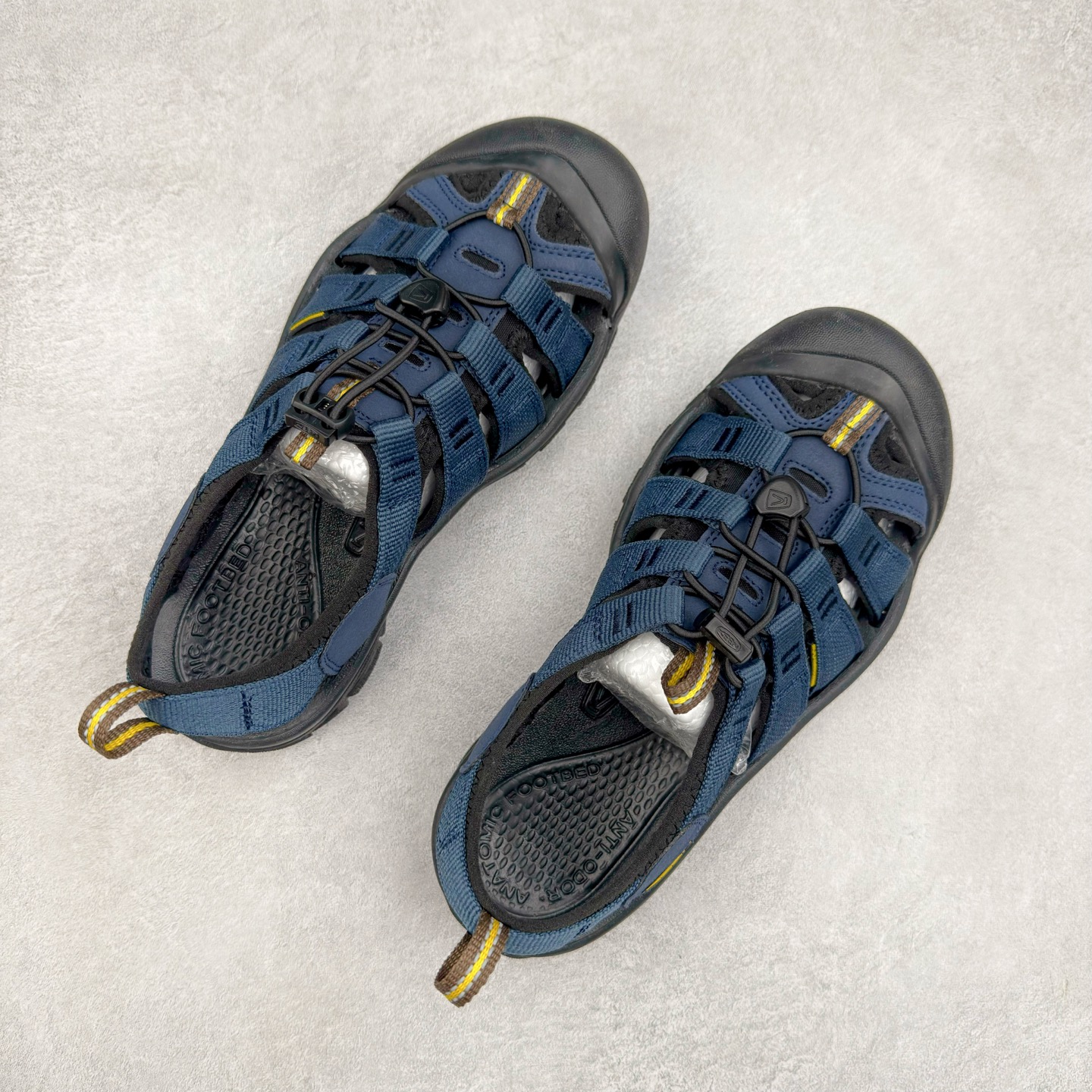 图片[3]-人气户外休闲鞋品牌-科恩Keen Uneek Flat-M 平底编织弹力穿搭溯溪涉水休闲户外凉鞋 #外贸订单出口品质#采用进口机台编制两根尼龙绳组成鞋面(快干衬里原料!!)#原装轻量级EVA中底缓震材质组合防滑橡胶外底部 夏季潮鞋,文青界的凉鞋至尊 都市机能户外品牌 KEEN 向来积极为其旗下大热鞋款 UNEEK 推出联名款，后跟为全封闭设计，快干衬里，HIGH-TRACTION橡胶外底，及轻量级EVA中底，达到轻量缓震的同时减轻重量。尺码：35 36 37 38 40 41 42 43 44 45-选品中心