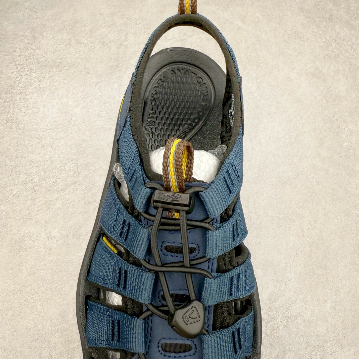 图片[5]-人气户外休闲鞋品牌-科恩Keen Uneek Flat-M 平底编织弹力穿搭溯溪涉水休闲户外凉鞋 #外贸订单出口品质#采用进口机台编制两根尼龙绳组成鞋面(快干衬里原料!!)#原装轻量级EVA中底缓震材质组合防滑橡胶外底部 夏季潮鞋,文青界的凉鞋至尊 都市机能户外品牌 KEEN 向来积极为其旗下大热鞋款 UNEEK 推出联名款，后跟为全封闭设计，快干衬里，HIGH-TRACTION橡胶外底，及轻量级EVA中底，达到轻量缓震的同时减轻重量。尺码：35 36 37 38 40 41 42 43 44 45-选品中心