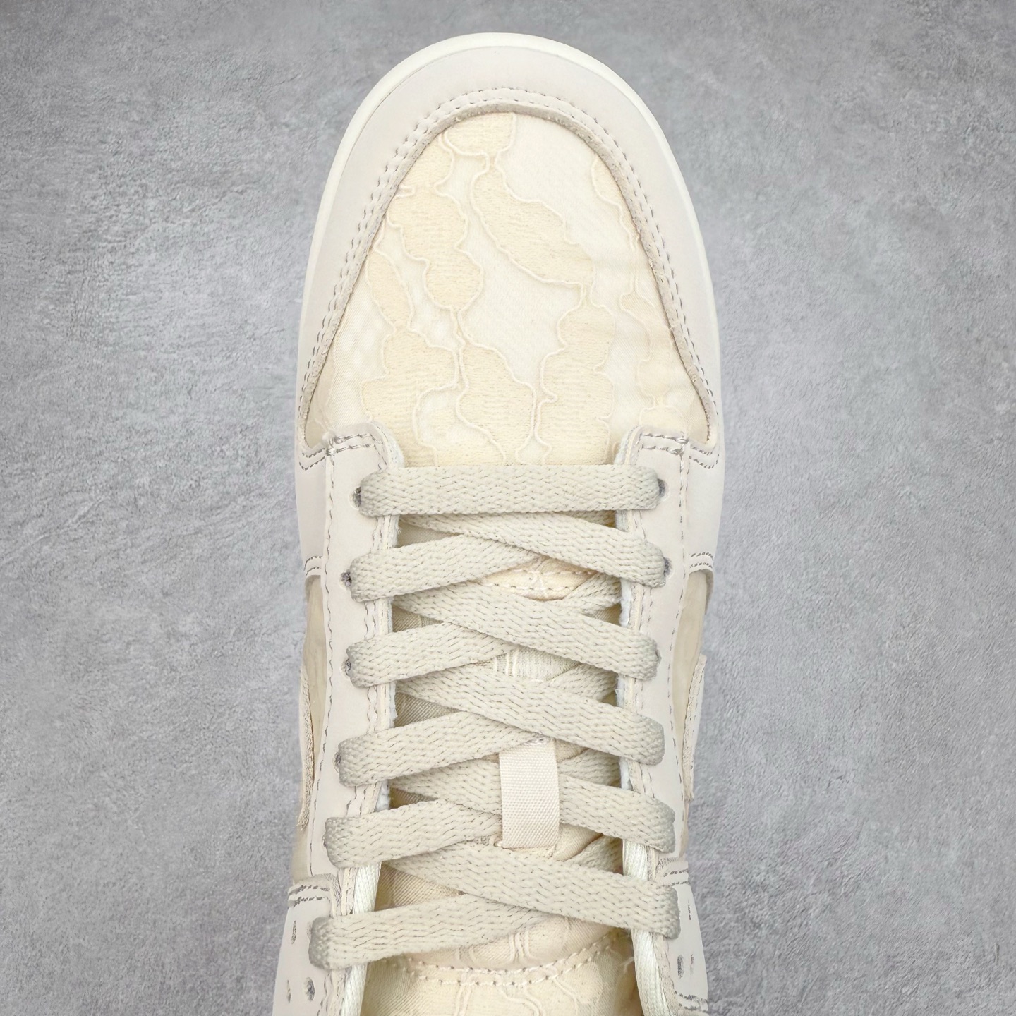 图片[4]-＃F版 NK Dunk Low 米灰白 HJ5870-100 性价比王者 极限压缩利润空间 超乎所想的高性价比 用料绝不含糊 原盒原配 正确耐磨橡胶大底 超高清洁度 全鞋零毛边皮料切割 全套原楦原模倾力打造完美版型 尺码：36 36.5 37.5 38 38.5 39 40 40.5 41 42 42.5 43 44 44.5 45 46 47.5-选品中心