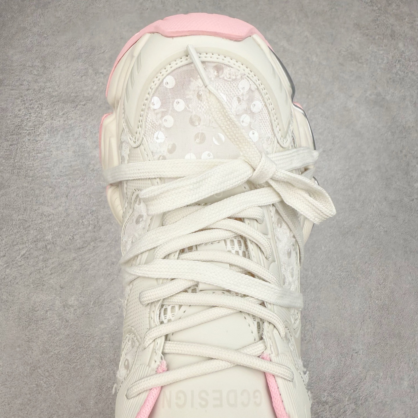 图片[4]-GG-CC白鹿同款老爹鞋 舒适百搭厚底春季新款女士休闲运动鞋系列 #广东大厂出品 完美细节 大长腿时髦look轻松定格 不费力展现率性氛围 酷帅机能风不规则设计大底 GGCC拼色造型设计 轻便舒适百搭 不管怎么搭都敲好看~ 尺码：35 36 37 38 39 40-选品中心