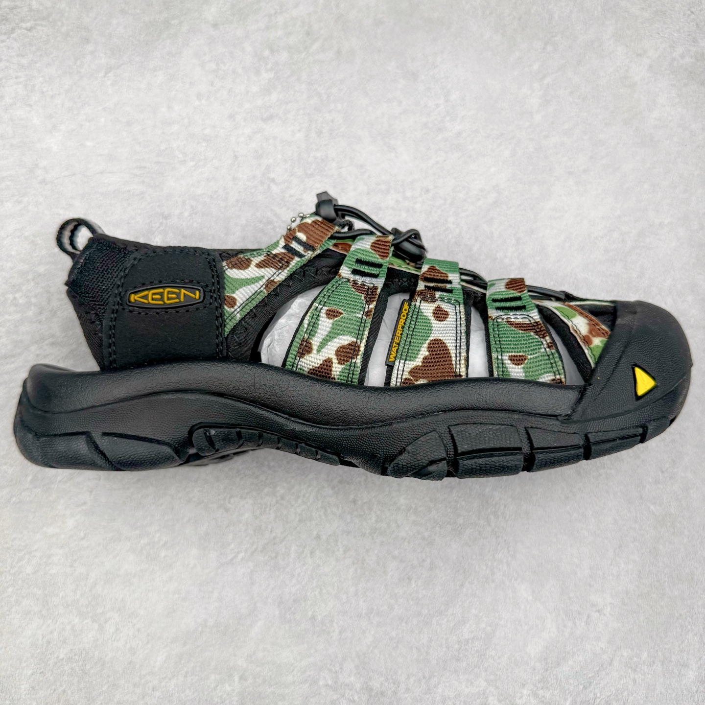 人气户外休闲鞋品牌-科恩Keen Uneek Flat-M 平底编织弹力穿搭溯溪涉水休闲户外凉鞋 #外贸订单出口品质#采用进口机台编制两根尼龙绳组成鞋面(快干衬里原料!!)#原装轻量级EVA中底缓震材质组合防滑橡胶外底部 夏季潮鞋,文青界的凉鞋至尊 都市机能户外品牌 KEEN 向来积极为其旗下大热鞋款 UNEEK 推出联名款，后跟为全封闭设计，快干衬里，HIGH-TRACTION橡胶外底，及轻量级EVA中底，达到轻量缓震的同时减轻重量。尺码：35 36 37 38 40 41 42 43 44 45-选品中心