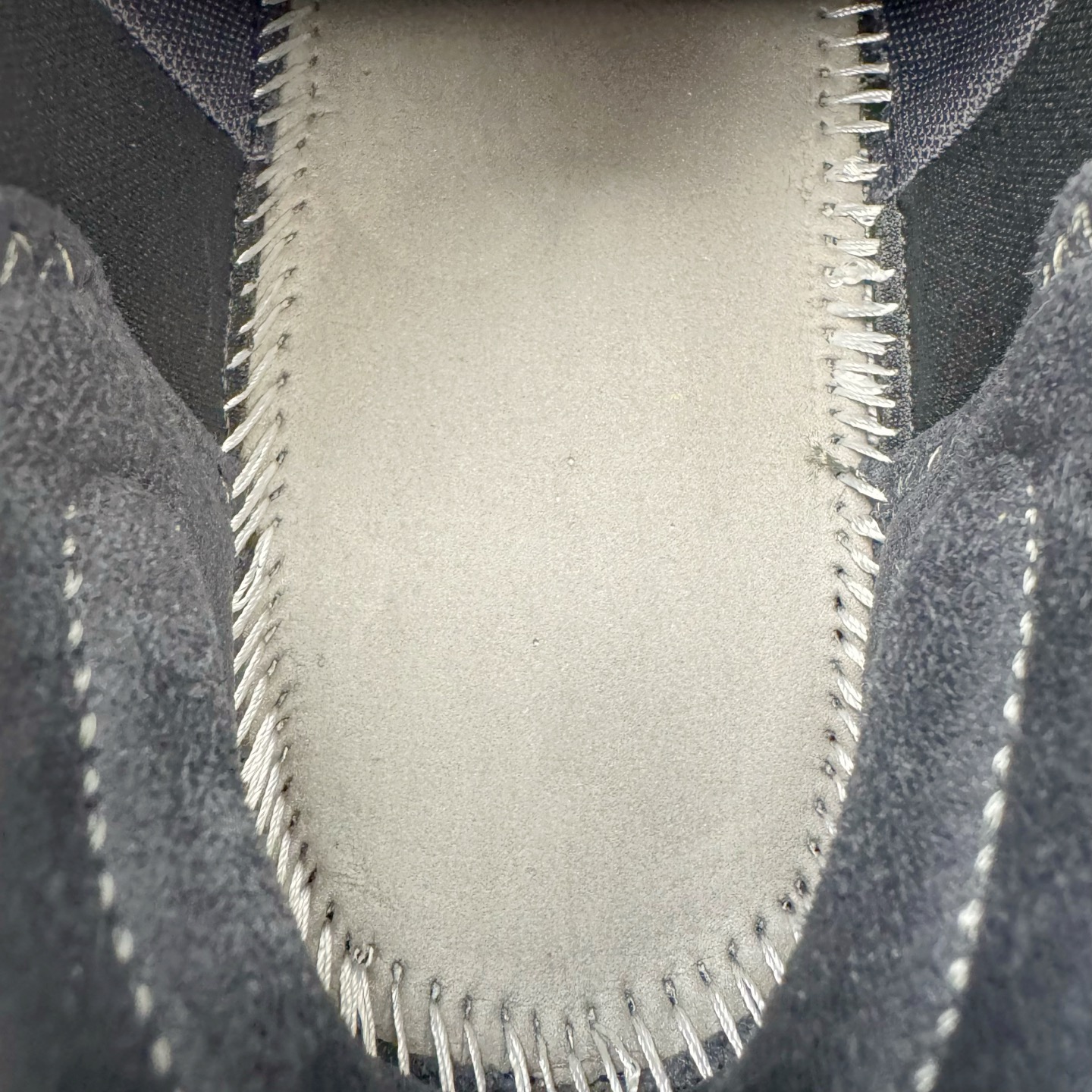 图片[10]-＃纯原 Altra OLYMPUS 6 奥创奥林匹斯六代舒适百搭防滑耐磨低帮户外跑步鞋 2009年，长跑精英运动员Golden Harper在美国犹他州创立了“Altra Footwear”，跑鞋特点是采用舒适的FootShape™M（很适鞋楦）设计和独特的BalancedCushioning™（平衡缓冲）技术，帮助遭受伤病困扰的跑者回归跑步，从而迅速积累起良好的口碑。2011年品牌迅速发展，屡获大奖。2015年开始不仅占据全美跑鞋前十，足迹更是遍布全球。2016年Altra正式进入中国市场，凭借独特的品牌风格以及出色的性能表现，三年来获得越来越多普通跑者的喜爱。销售业绩增长迅速，成为中国越野跑市场占有量前三的跑鞋品牌。实拍调校N版已经零色差零失真 百分百还原实物色彩所见即所得 不存在货不对板色差等低级问题 选购参考实物拍摄 不混卖不参货 只用心做好货严格选品 承诺混一赔十 尺码：39 40 40.5 41 42 42.5 43 44 44.5 45-选品中心