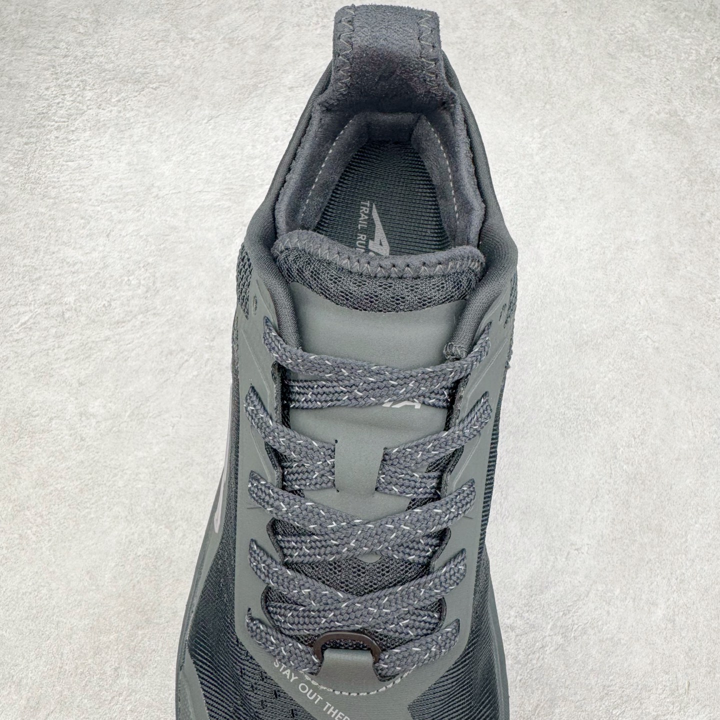 图片[5]-＃纯原 Altra OLYMPUS 6 奥创奥林匹斯六代舒适百搭防滑耐磨低帮户外跑步鞋 2009年，长跑精英运动员Golden Harper在美国犹他州创立了“Altra Footwear”，跑鞋特点是采用舒适的FootShape™M（很适鞋楦）设计和独特的BalancedCushioning™（平衡缓冲）技术，帮助遭受伤病困扰的跑者回归跑步，从而迅速积累起良好的口碑。2011年品牌迅速发展，屡获大奖。2015年开始不仅占据全美跑鞋前十，足迹更是遍布全球。2016年Altra正式进入中国市场，凭借独特的品牌风格以及出色的性能表现，三年来获得越来越多普通跑者的喜爱。销售业绩增长迅速，成为中国越野跑市场占有量前三的跑鞋品牌。实拍调校N版已经零色差零失真 百分百还原实物色彩所见即所得 不存在货不对板色差等低级问题 选购参考实物拍摄 不混卖不参货 只用心做好货严格选品 承诺混一赔十 尺码：39 40 40.5 41 42 42.5 43 44 44.5 45-选品中心