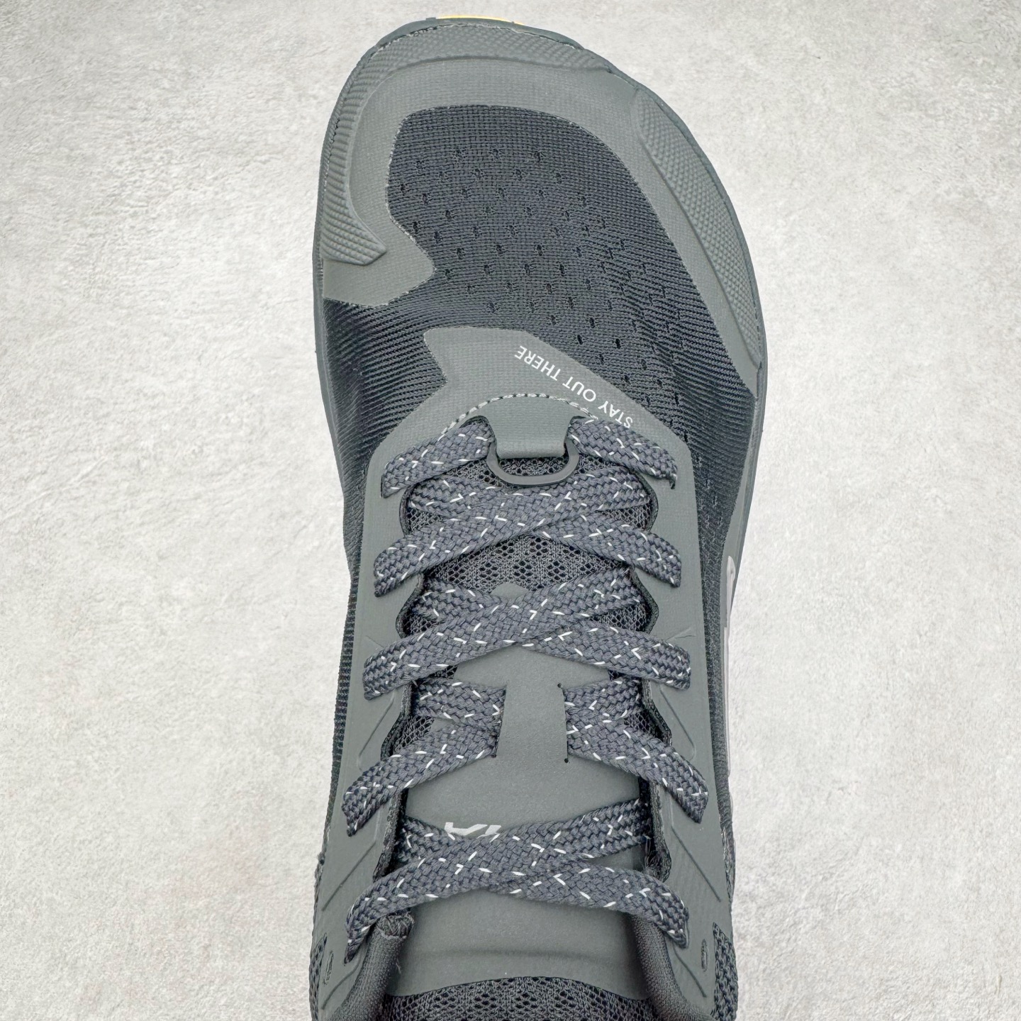 图片[4]-＃纯原 Altra OLYMPUS 6 奥创奥林匹斯六代舒适百搭防滑耐磨低帮户外跑步鞋 2009年，长跑精英运动员Golden Harper在美国犹他州创立了“Altra Footwear”，跑鞋特点是采用舒适的FootShape™M（很适鞋楦）设计和独特的BalancedCushioning™（平衡缓冲）技术，帮助遭受伤病困扰的跑者回归跑步，从而迅速积累起良好的口碑。2011年品牌迅速发展，屡获大奖。2015年开始不仅占据全美跑鞋前十，足迹更是遍布全球。2016年Altra正式进入中国市场，凭借独特的品牌风格以及出色的性能表现，三年来获得越来越多普通跑者的喜爱。销售业绩增长迅速，成为中国越野跑市场占有量前三的跑鞋品牌。实拍调校N版已经零色差零失真 百分百还原实物色彩所见即所得 不存在货不对板色差等低级问题 选购参考实物拍摄 不混卖不参货 只用心做好货严格选品 承诺混一赔十 尺码：39 40 40.5 41 42 42.5 43 44 44.5 45-选品中心