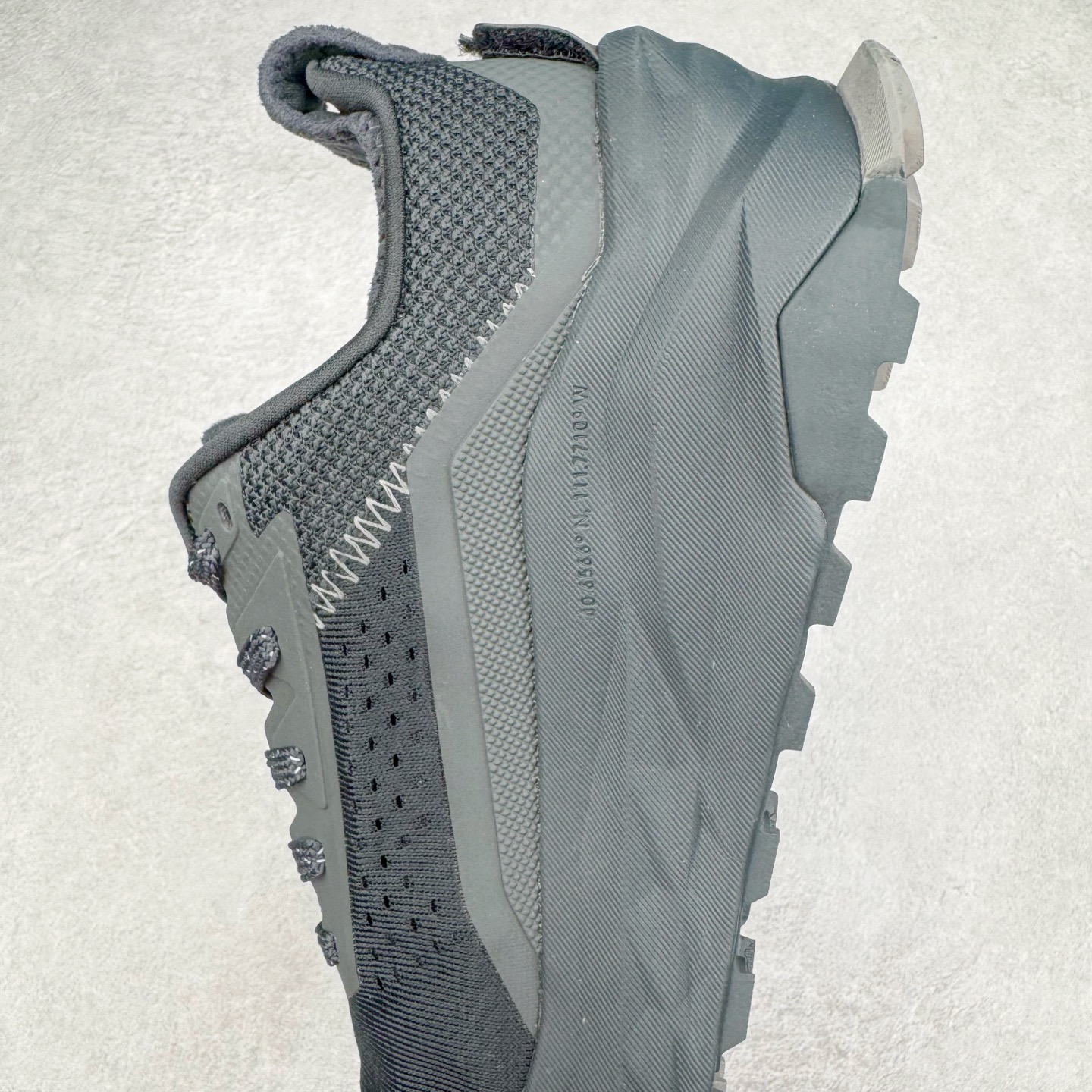 图片[7]-＃纯原 Altra OLYMPUS 6 奥创奥林匹斯六代舒适百搭防滑耐磨低帮户外跑步鞋 2009年，长跑精英运动员Golden Harper在美国犹他州创立了“Altra Footwear”，跑鞋特点是采用舒适的FootShape™M（很适鞋楦）设计和独特的BalancedCushioning™（平衡缓冲）技术，帮助遭受伤病困扰的跑者回归跑步，从而迅速积累起良好的口碑。2011年品牌迅速发展，屡获大奖。2015年开始不仅占据全美跑鞋前十，足迹更是遍布全球。2016年Altra正式进入中国市场，凭借独特的品牌风格以及出色的性能表现，三年来获得越来越多普通跑者的喜爱。销售业绩增长迅速，成为中国越野跑市场占有量前三的跑鞋品牌。实拍调校N版已经零色差零失真 百分百还原实物色彩所见即所得 不存在货不对板色差等低级问题 选购参考实物拍摄 不混卖不参货 只用心做好货严格选品 承诺混一赔十 尺码：39 40 40.5 41 42 42.5 43 44 44.5 45-选品中心