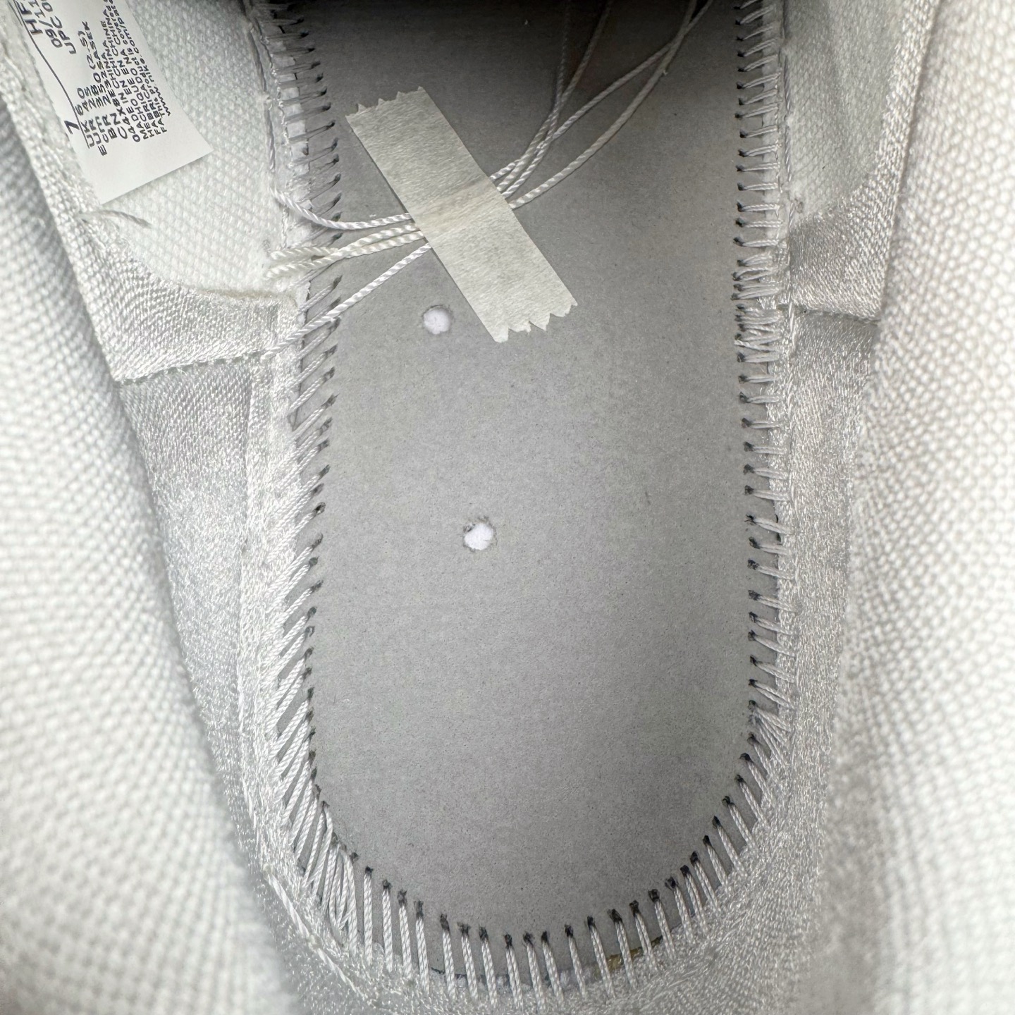 图片[11]-＃XC纯原 Air Jordan AJ1 Retro Low OG CNY蛇年限定 白灰渐变 HF3144-100 XC原厂全套原楦原纸板冲刀磨具开发 原厂皮料加持 原厂港宝加持定型后跟R度完美 同源原厂电绣 鬼脸飞翼针数密度立体效果一致 百分百一致原鞋 原厂拉帮工艺 针距密度一致 后跟弧度收口自然不对折 极致一眼正品既视感 进口玻璃冲刀皮料裁剪零毛边 全鞋电脑针车工艺 品控清洁度最高QC检验标准 免检产品 原厂订购鞋盒、鞋标、防尘纸、鞋撑、鞋带 追求极致的原厂味道 尺码：36 36.5 37.5 38 38.5 39 40 40.5 41 42 42.5 43 44 44.5 45 46 47.5-选品中心