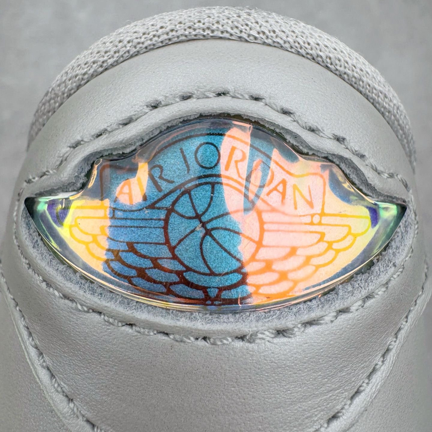 图片[20]-＃XC纯原 Air Jordan AJ1 Retro Low OG CNY蛇年限定 白灰渐变 HF3144-100 XC原厂全套原楦原纸板冲刀磨具开发 原厂皮料加持 原厂港宝加持定型后跟R度完美 同源原厂电绣 鬼脸飞翼针数密度立体效果一致 百分百一致原鞋 原厂拉帮工艺 针距密度一致 后跟弧度收口自然不对折 极致一眼正品既视感 进口玻璃冲刀皮料裁剪零毛边 全鞋电脑针车工艺 品控清洁度最高QC检验标准 免检产品 原厂订购鞋盒、鞋标、防尘纸、鞋撑、鞋带 追求极致的原厂味道 尺码：36 36.5 37.5 38 38.5 39 40 40.5 41 42 42.5 43 44 44.5 45 46 47.5-选品中心