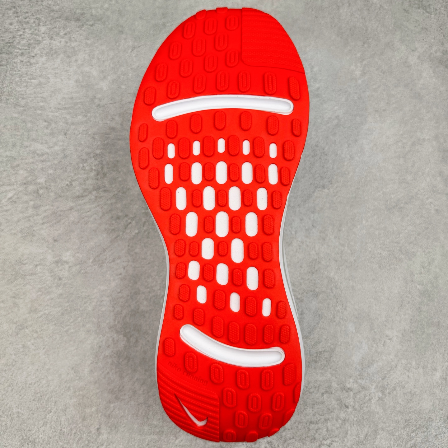 图片[9]-＃TG纯原 NK Journey Run 旅程慢跑系列低帮轻质缓震休闲运动公路跑步鞋 FN0228-106 采用科技织法轻盈织物合成鞋面材质 搭载柔软厚实ComfiRide 泡绵缓震组合外置防滑耐磨橡胶底片 穿上 Journey Run 公路跑步鞋 尽情畅跑 享受每一步的风景 搭载柔软厚实的 ComfiRide 泡绵缓震配置 助你征服充满挑战的路面 大步流星 微笑前行 该鞋款舒适非凡 让你爱不释脚 尺码：35.5 36 36.5 37.5 38 38.5 39 40 40.5 41 42 42.5 43 44 44.5 45-选品中心