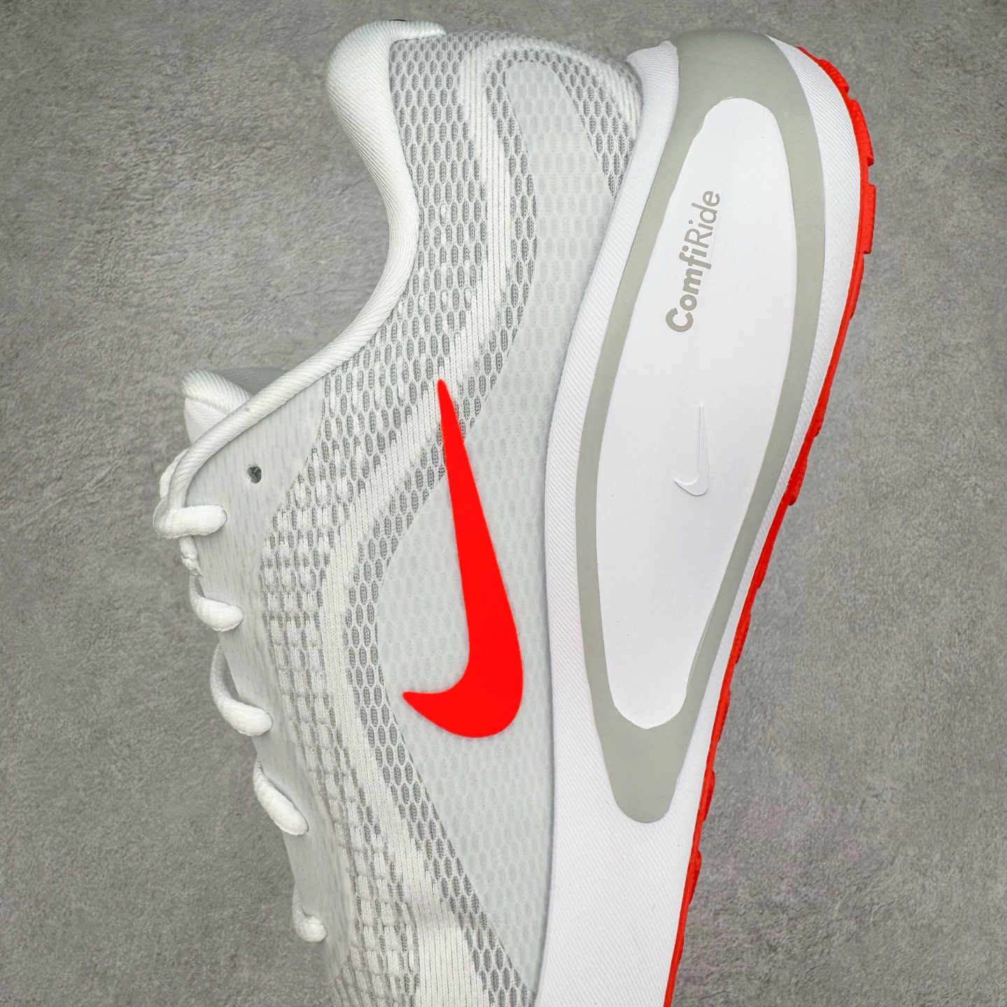 图片[7]-＃TG纯原 NK Journey Run 旅程慢跑系列低帮轻质缓震休闲运动公路跑步鞋 FN0228-106 采用科技织法轻盈织物合成鞋面材质 搭载柔软厚实ComfiRide 泡绵缓震组合外置防滑耐磨橡胶底片 穿上 Journey Run 公路跑步鞋 尽情畅跑 享受每一步的风景 搭载柔软厚实的 ComfiRide 泡绵缓震配置 助你征服充满挑战的路面 大步流星 微笑前行 该鞋款舒适非凡 让你爱不释脚 尺码：35.5 36 36.5 37.5 38 38.5 39 40 40.5 41 42 42.5 43 44 44.5 45-选品中心