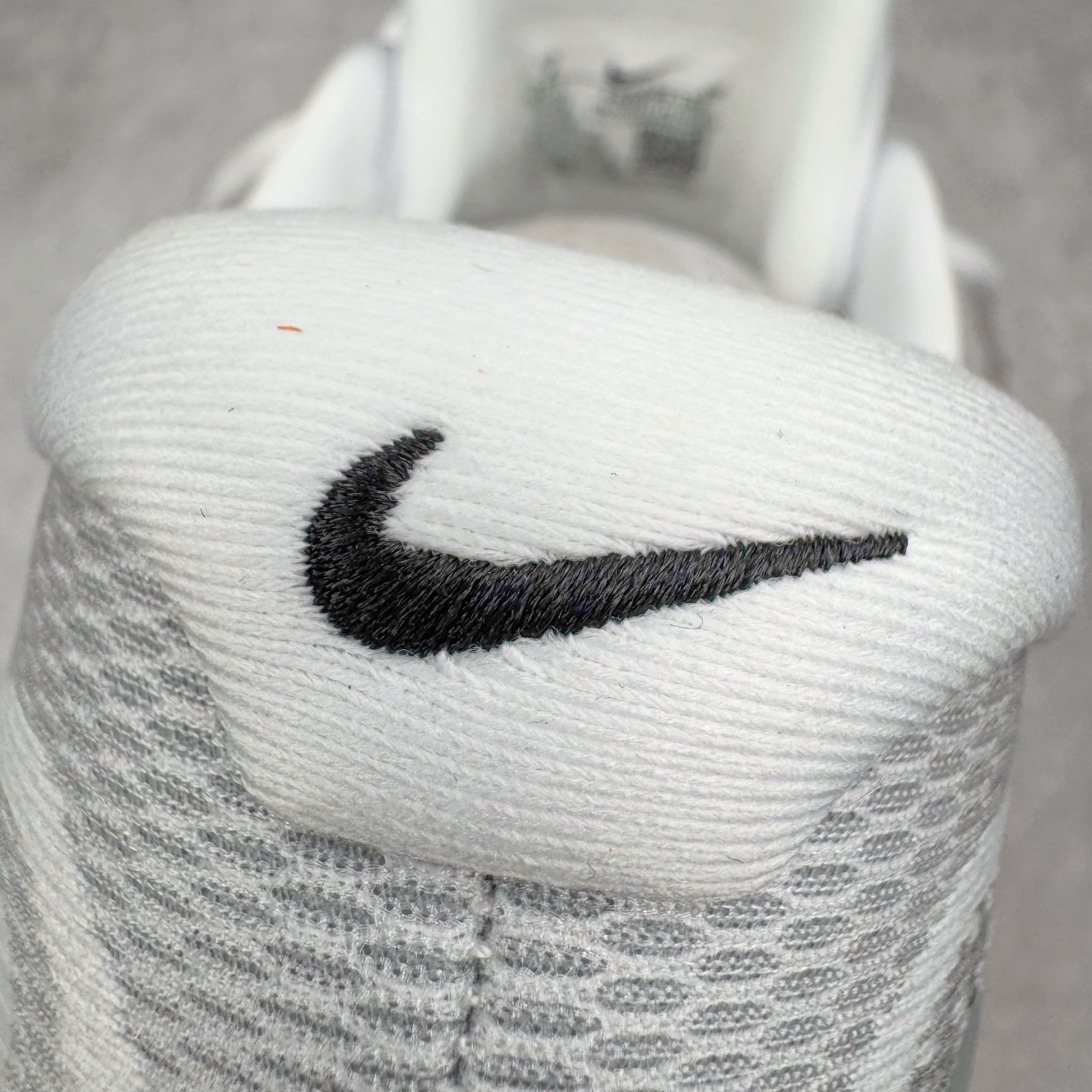 图片[15]-＃TG纯原 NK Journey Run 旅程慢跑系列低帮轻质缓震休闲运动公路跑步鞋 FN0228-106 采用科技织法轻盈织物合成鞋面材质 搭载柔软厚实ComfiRide 泡绵缓震组合外置防滑耐磨橡胶底片 穿上 Journey Run 公路跑步鞋 尽情畅跑 享受每一步的风景 搭载柔软厚实的 ComfiRide 泡绵缓震配置 助你征服充满挑战的路面 大步流星 微笑前行 该鞋款舒适非凡 让你爱不释脚 尺码：35.5 36 36.5 37.5 38 38.5 39 40 40.5 41 42 42.5 43 44 44.5 45-选品中心