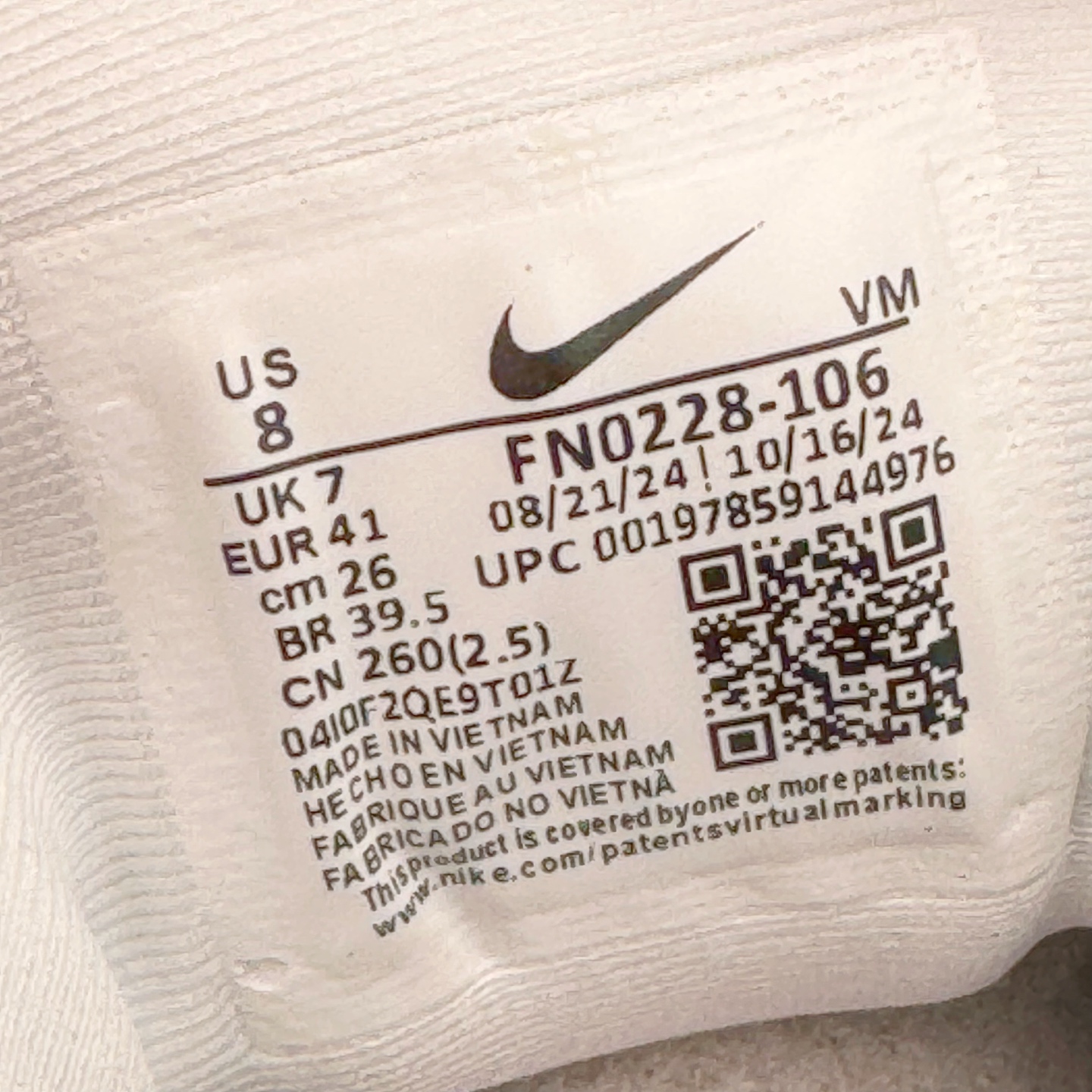 图片[13]-＃TG纯原 NK Journey Run 旅程慢跑系列低帮轻质缓震休闲运动公路跑步鞋 FN0228-106 采用科技织法轻盈织物合成鞋面材质 搭载柔软厚实ComfiRide 泡绵缓震组合外置防滑耐磨橡胶底片 穿上 Journey Run 公路跑步鞋 尽情畅跑 享受每一步的风景 搭载柔软厚实的 ComfiRide 泡绵缓震配置 助你征服充满挑战的路面 大步流星 微笑前行 该鞋款舒适非凡 让你爱不释脚 尺码：35.5 36 36.5 37.5 38 38.5 39 40 40.5 41 42 42.5 43 44 44.5 45-选品中心