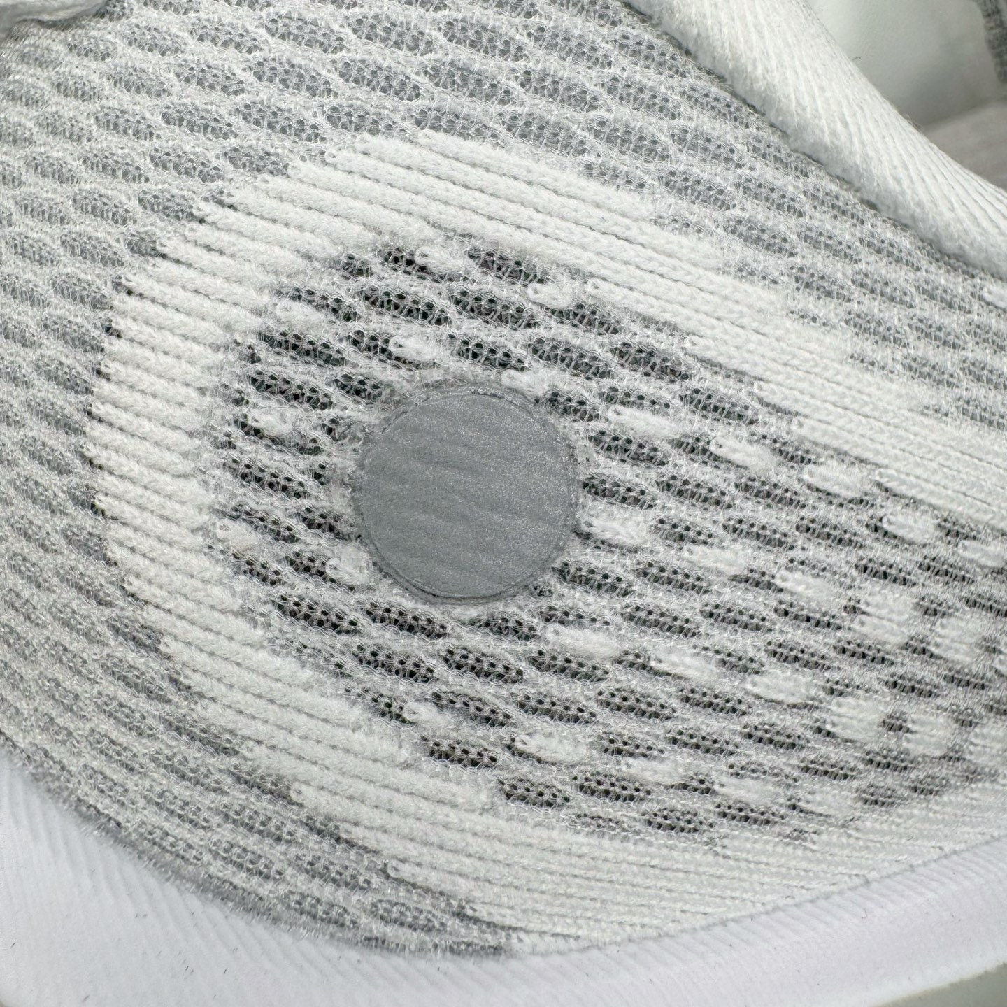 图片[16]-＃TG纯原 NK Journey Run 旅程慢跑系列低帮轻质缓震休闲运动公路跑步鞋 FN0228-106 采用科技织法轻盈织物合成鞋面材质 搭载柔软厚实ComfiRide 泡绵缓震组合外置防滑耐磨橡胶底片 穿上 Journey Run 公路跑步鞋 尽情畅跑 享受每一步的风景 搭载柔软厚实的 ComfiRide 泡绵缓震配置 助你征服充满挑战的路面 大步流星 微笑前行 该鞋款舒适非凡 让你爱不释脚 尺码：35.5 36 36.5 37.5 38 38.5 39 40 40.5 41 42 42.5 43 44 44.5 45-选品中心