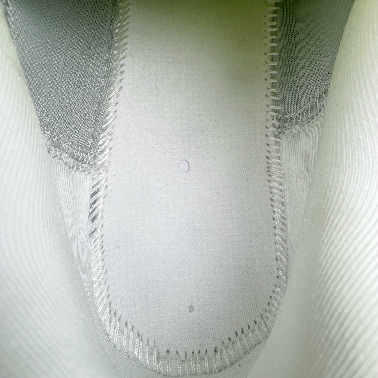 图片[12]-＃TG纯原 NK Journey Run 旅程慢跑系列低帮轻质缓震休闲运动公路跑步鞋 FN0228-106 采用科技织法轻盈织物合成鞋面材质 搭载柔软厚实ComfiRide 泡绵缓震组合外置防滑耐磨橡胶底片 穿上 Journey Run 公路跑步鞋 尽情畅跑 享受每一步的风景 搭载柔软厚实的 ComfiRide 泡绵缓震配置 助你征服充满挑战的路面 大步流星 微笑前行 该鞋款舒适非凡 让你爱不释脚 尺码：35.5 36 36.5 37.5 38 38.5 39 40 40.5 41 42 42.5 43 44 44.5 45-选品中心